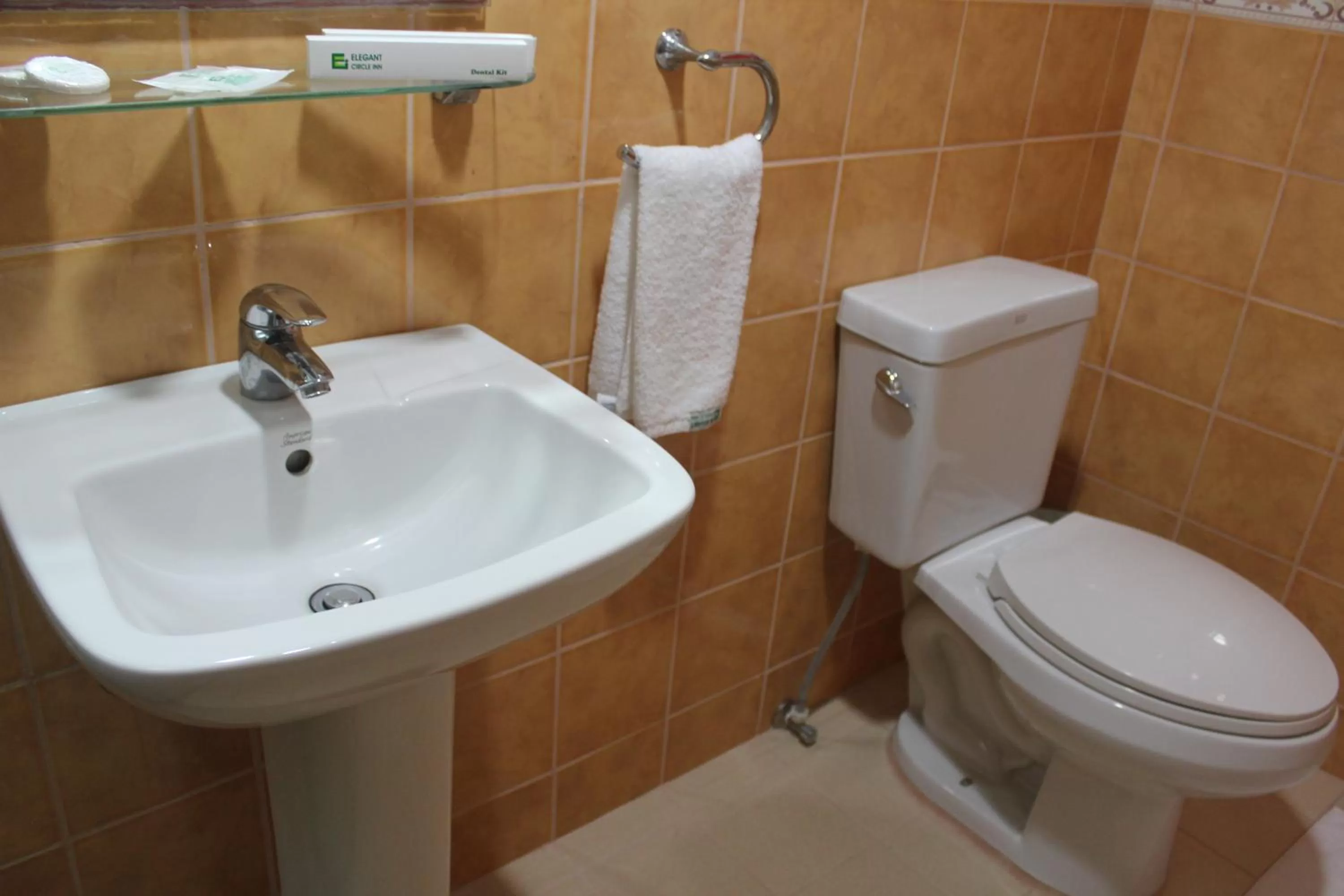 Toilet in Elegant Circle Inn