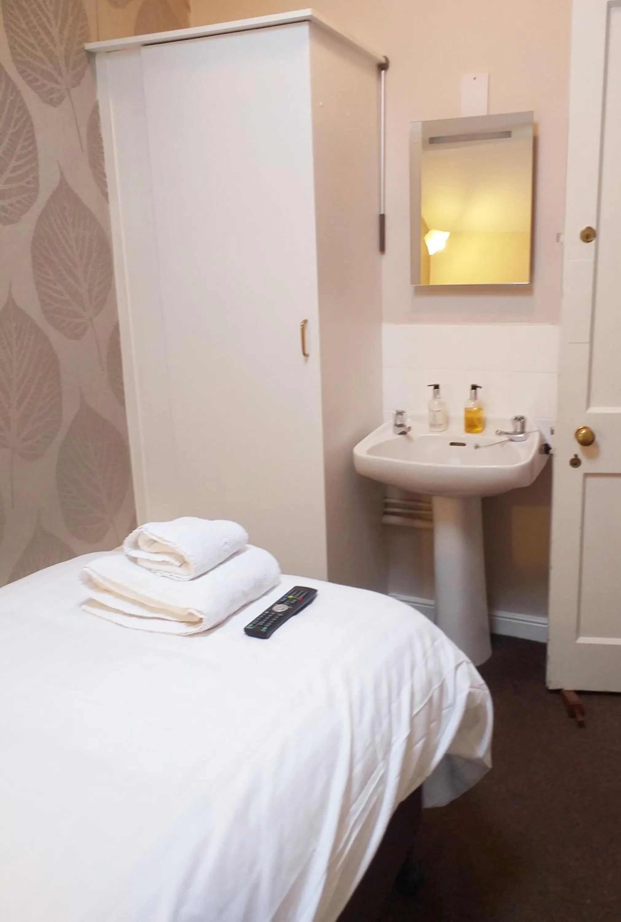 Bed in The White House Guest House