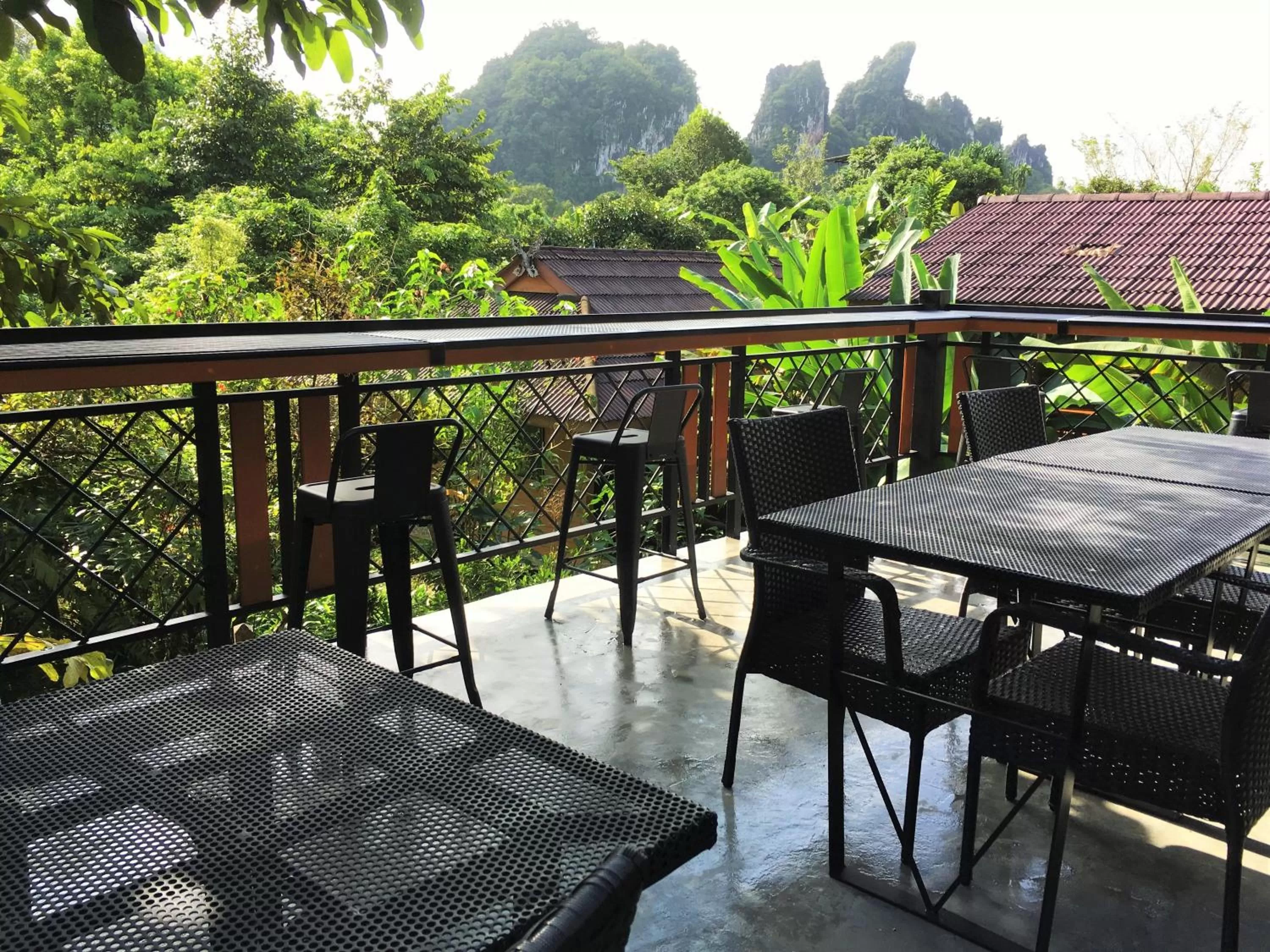 Restaurant/places to eat in Khao Sok Morning Mist Resort