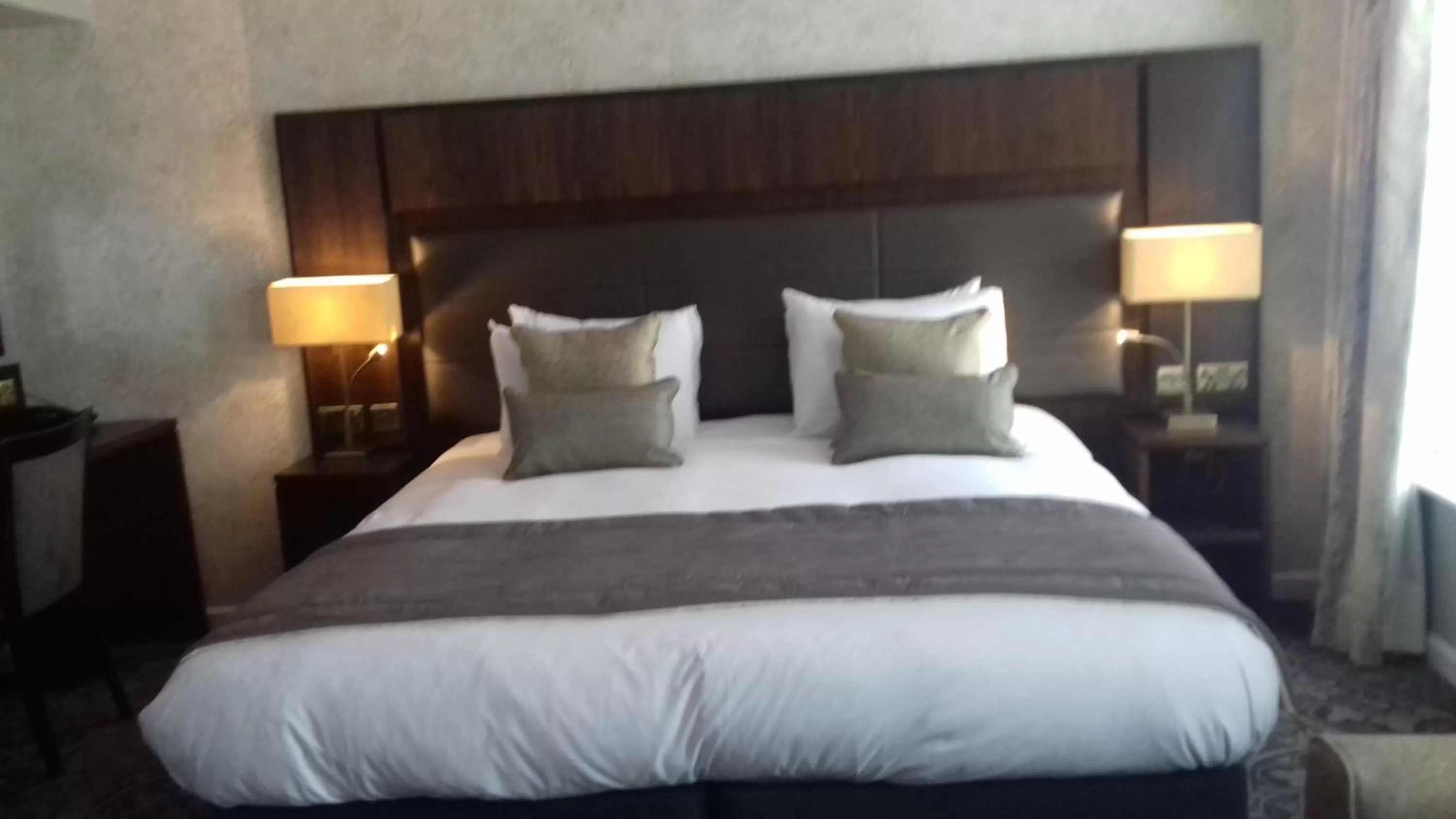 Bed in The King's Head Hotel - JD Wetherspoon