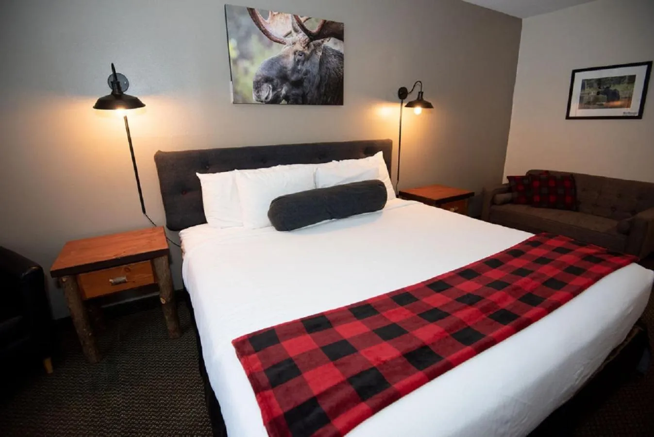 Bed in Mountain Inn at Lutsen