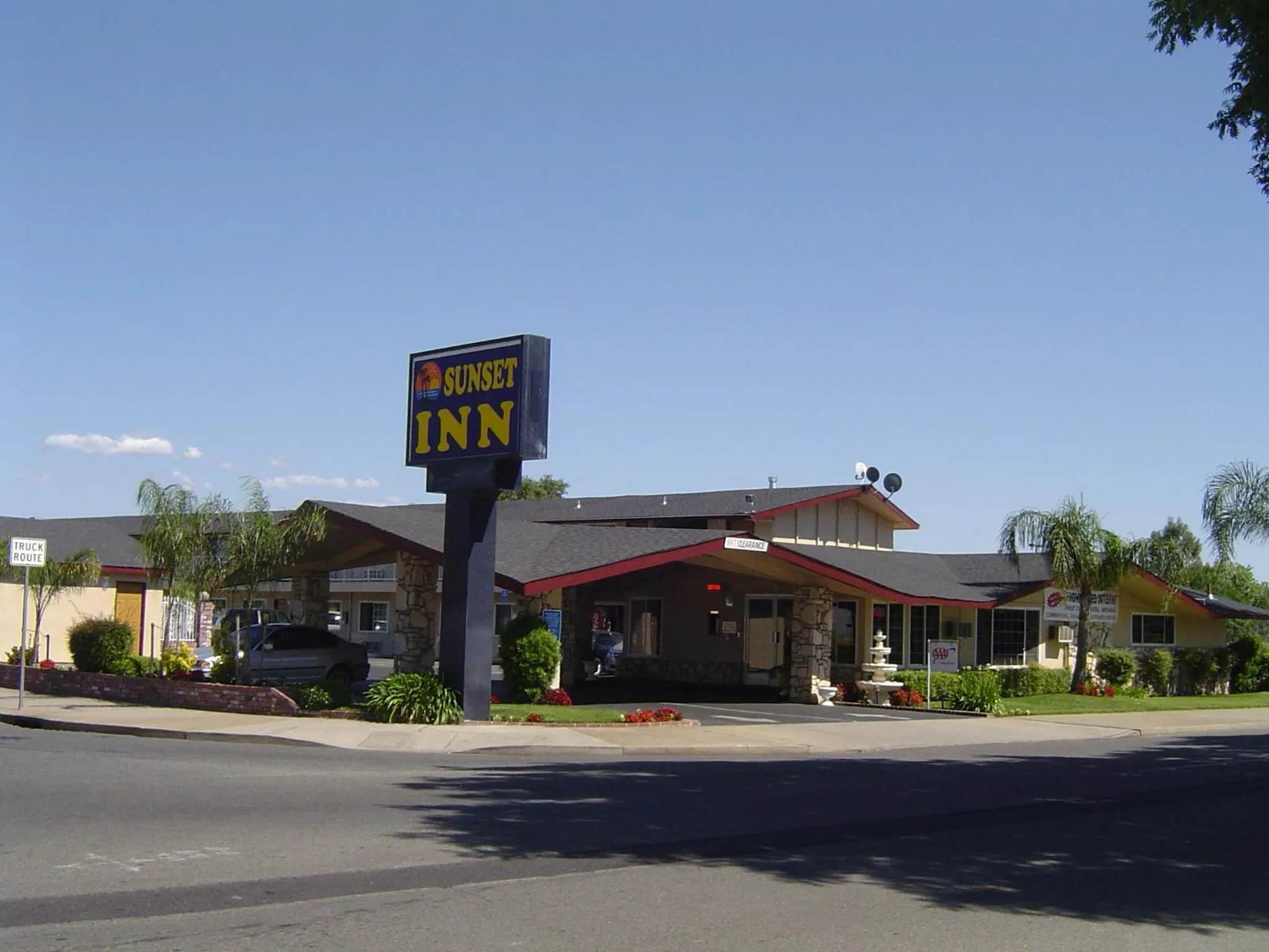 Facade/entrance in Sunset Inn Lake Oroville