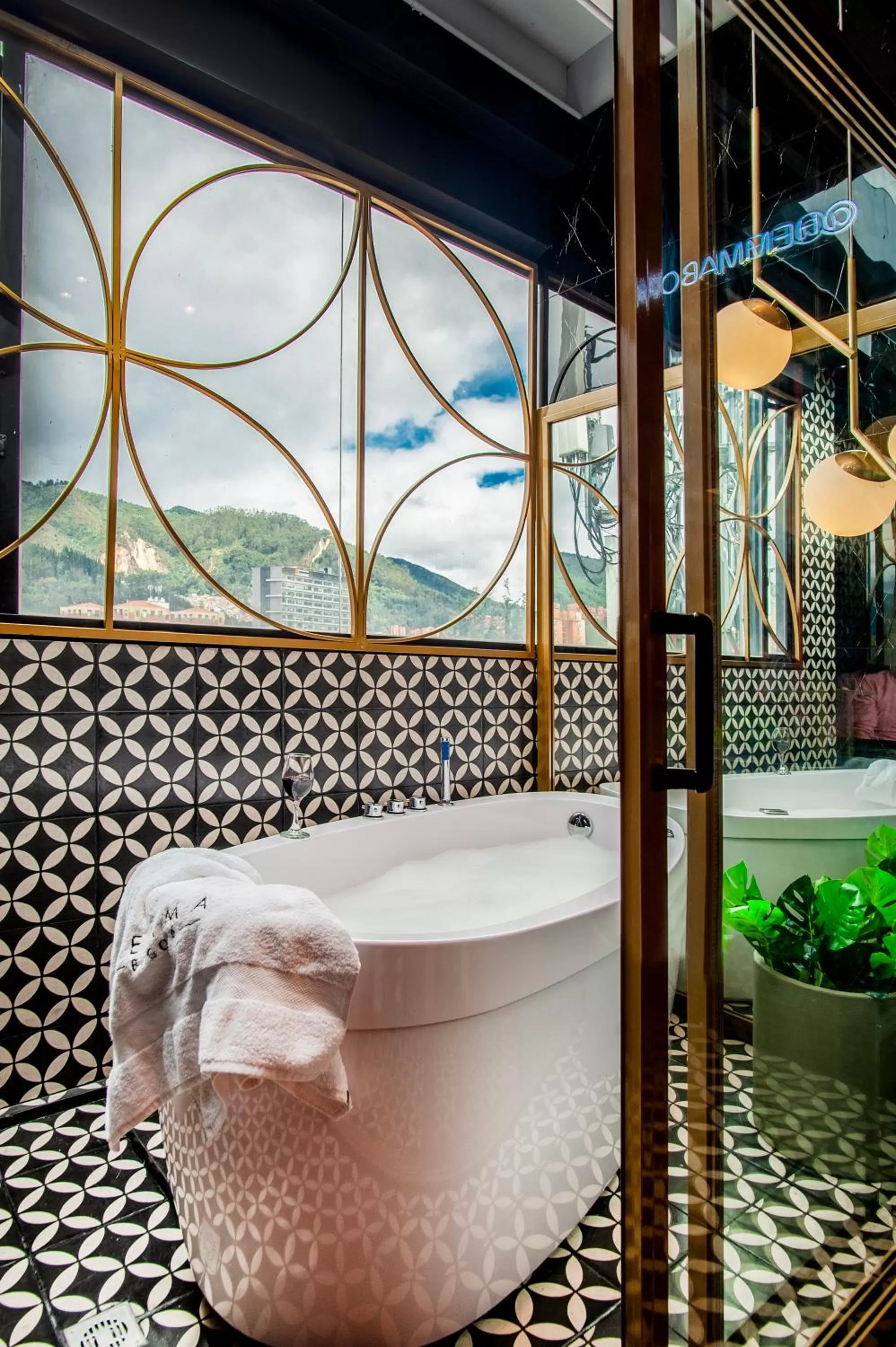 Bath in Hemma Bogotá Country Luxury Suites Hotel