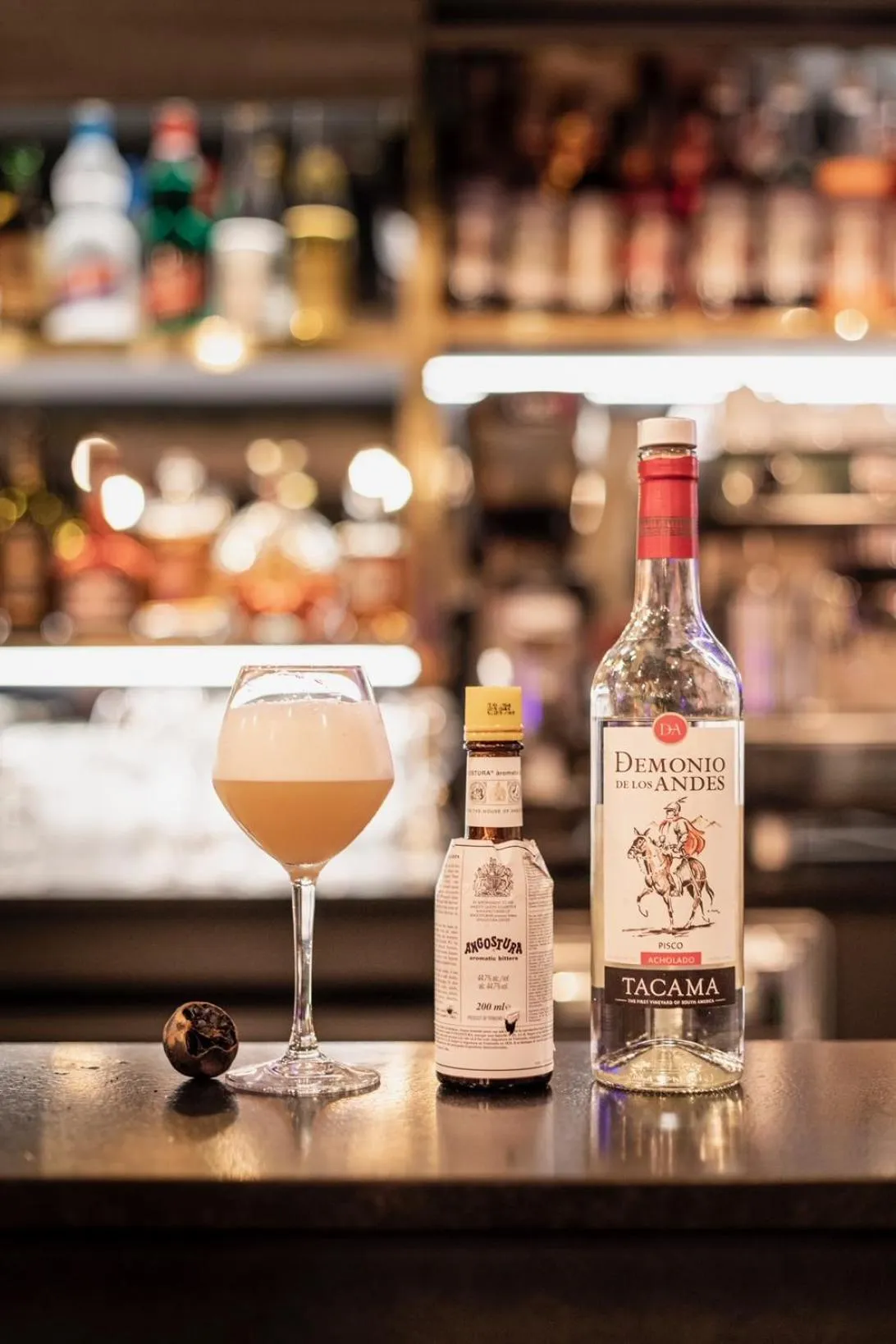 Lounge or bar in Manoir des Indes, The Originals Relais