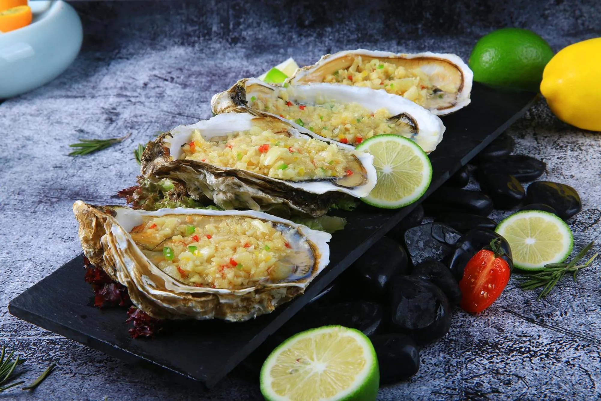 Restaurant/places to eat in Crowne Plaza Kunshan by IHG