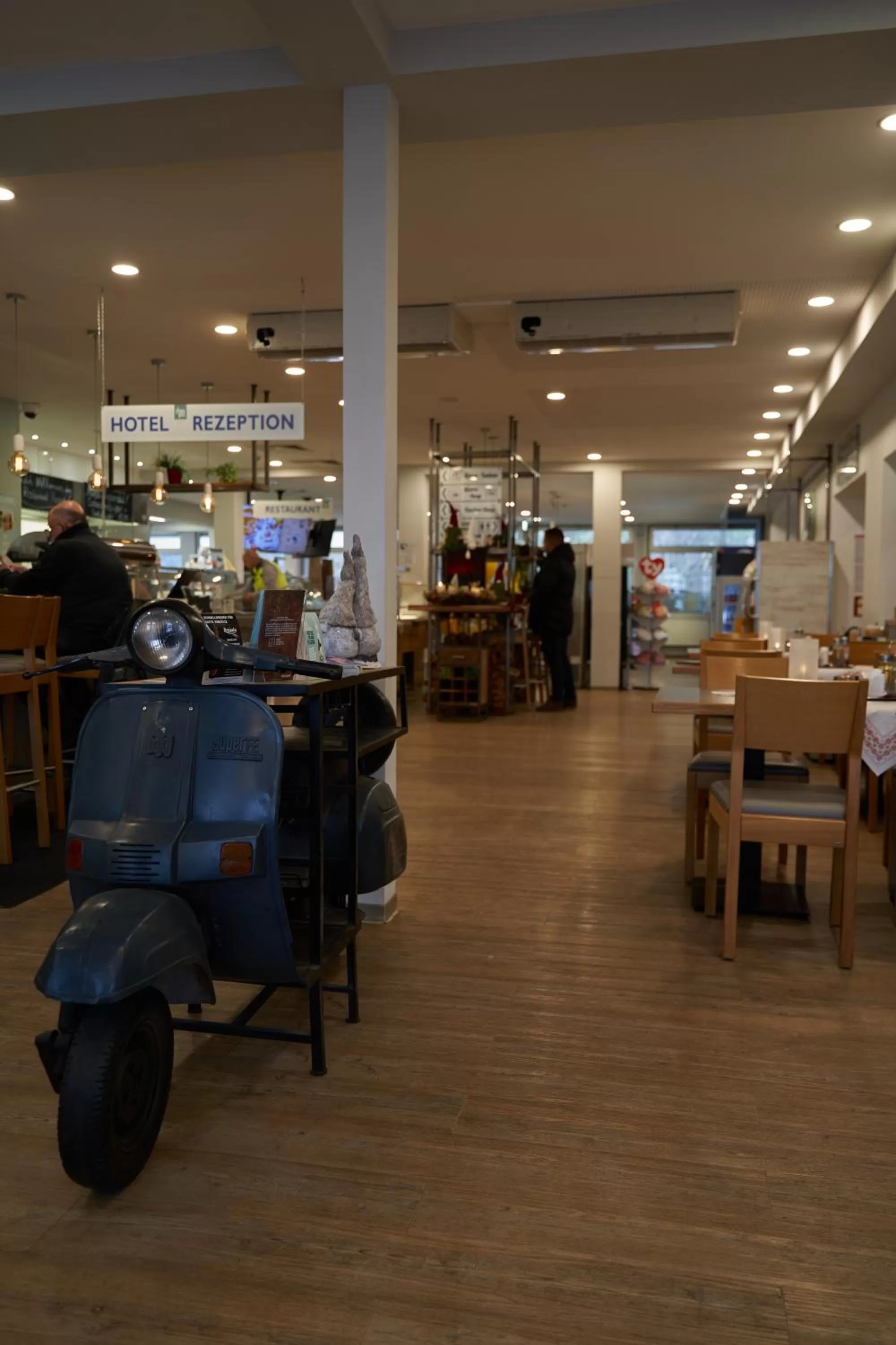 Restaurant/places to eat in Hotel Auszeit im Euro Rastpark Guxhagen