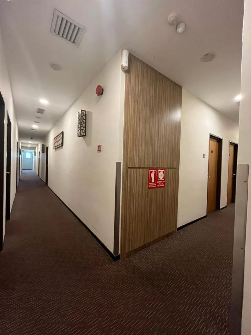 Eight Days Boutique Hotel - Impian Emas