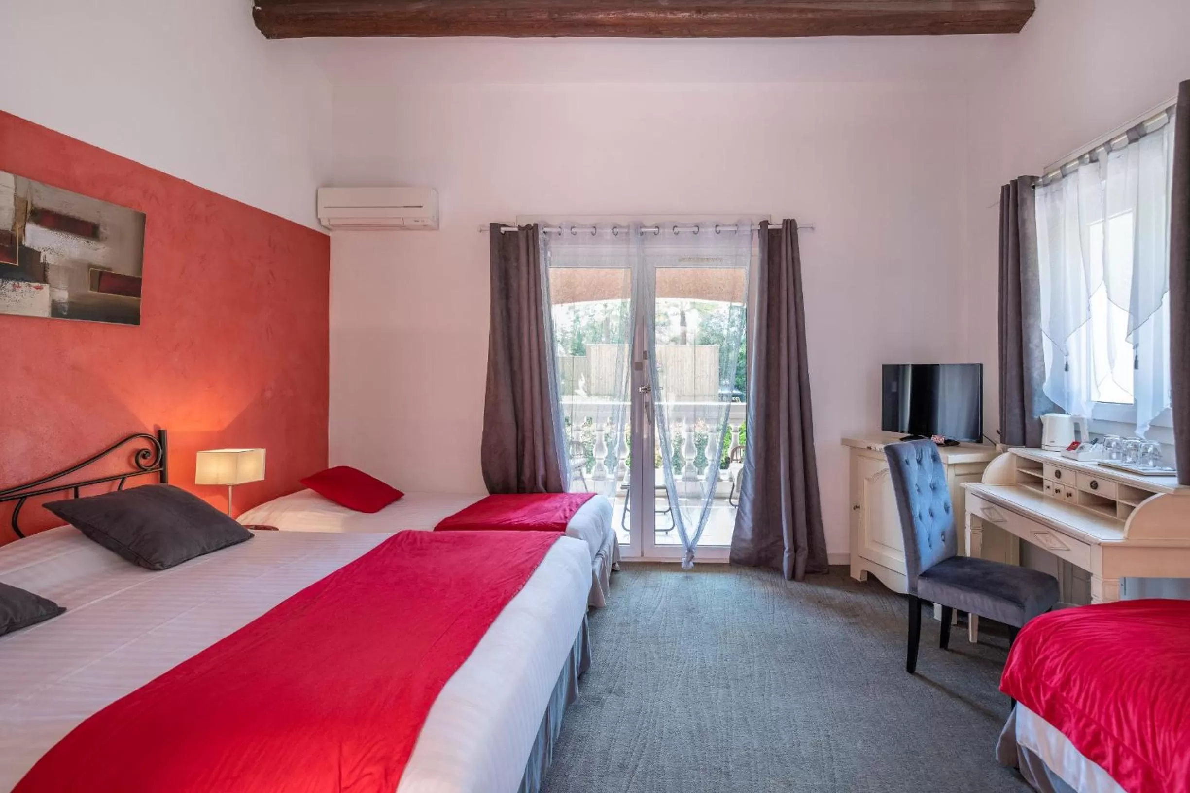 Bed in Les Bastides Saint Paul