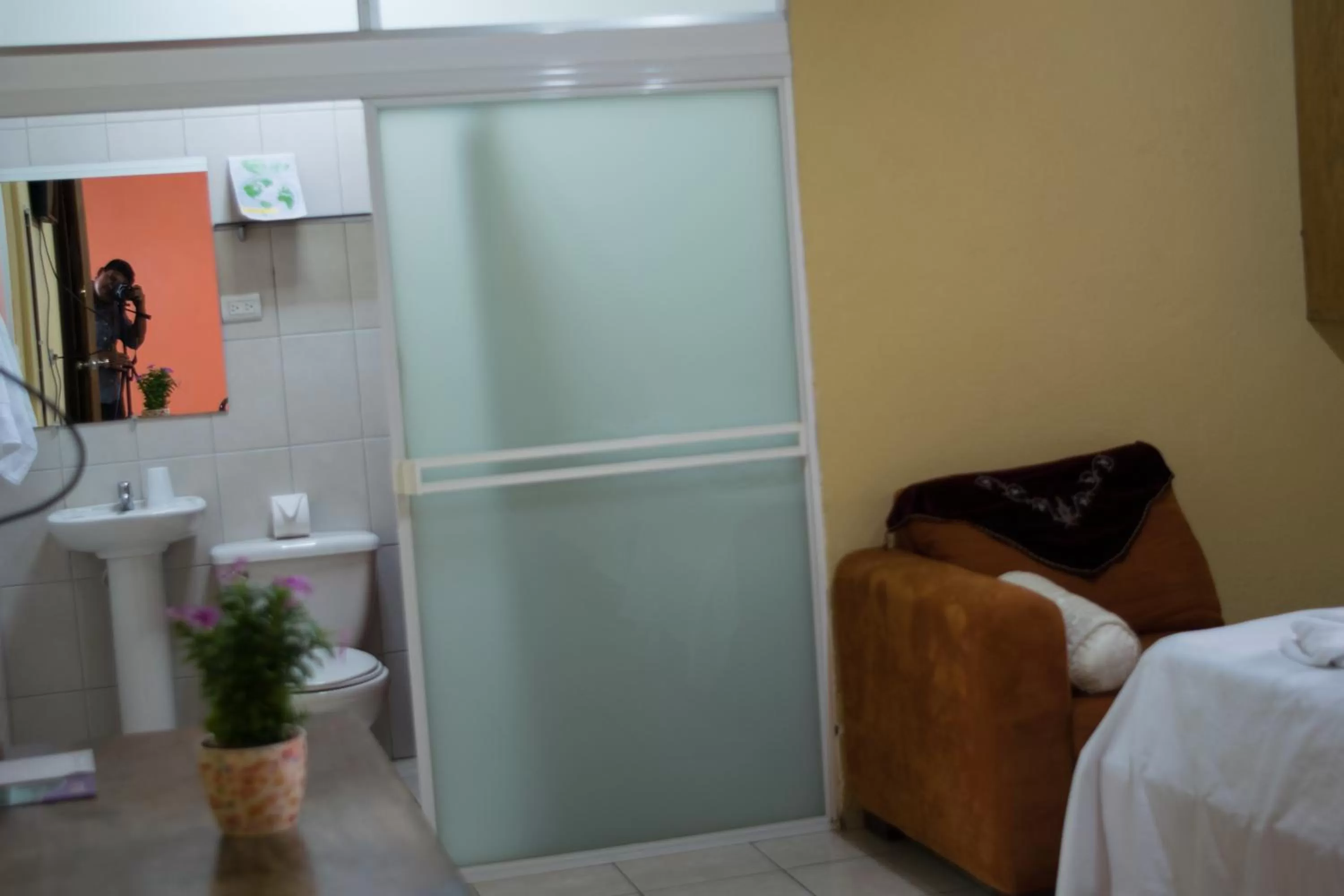 Shower in Hotel Valerie