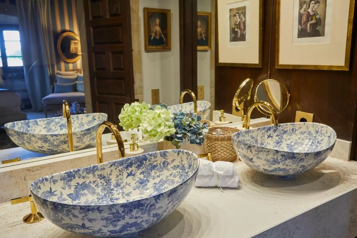 Bathroom in Helguera Palacio Boutique & Antique