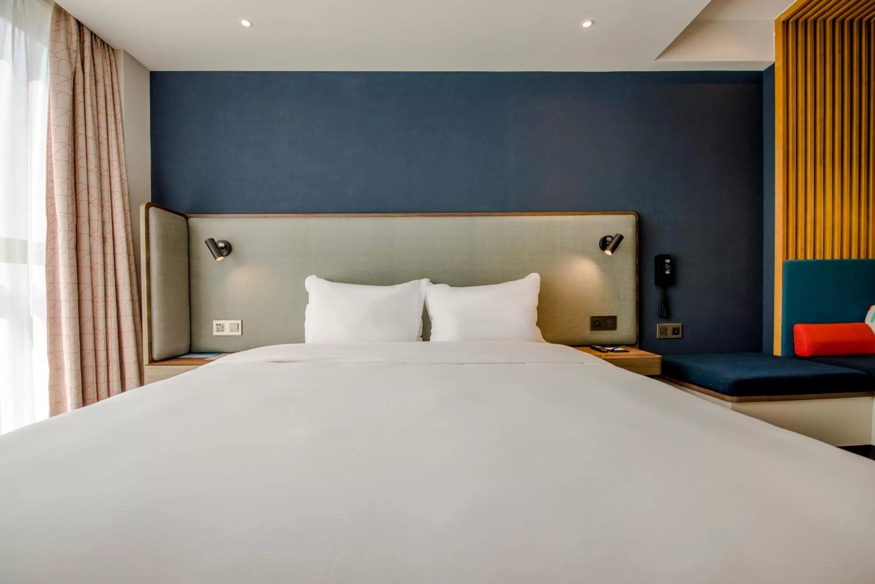 Photo of the whole room, Bed in Holiday Inn Express Foshan Chancheng by IHG