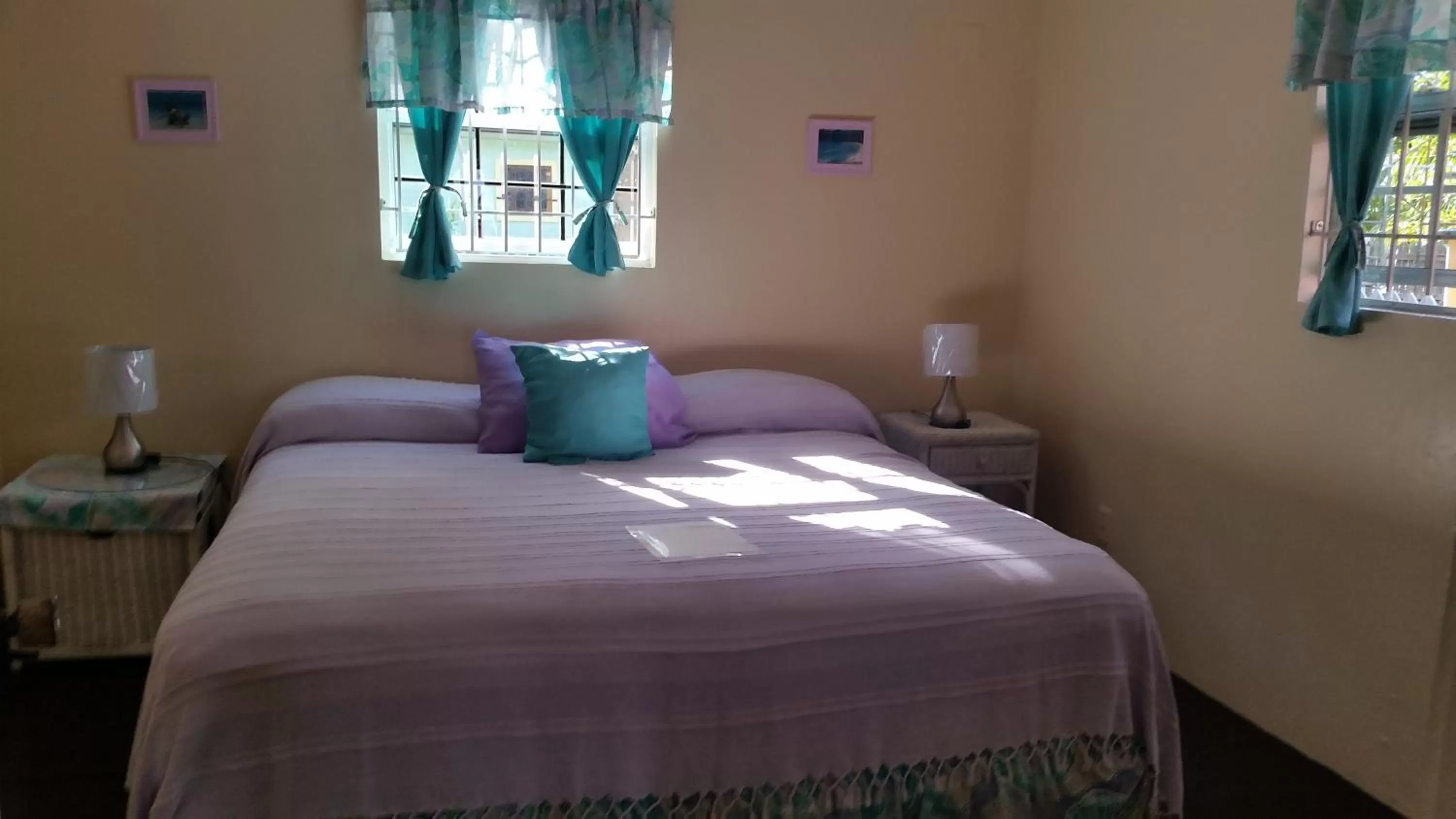 Bedroom, Bed in Barefoot Beach Belize