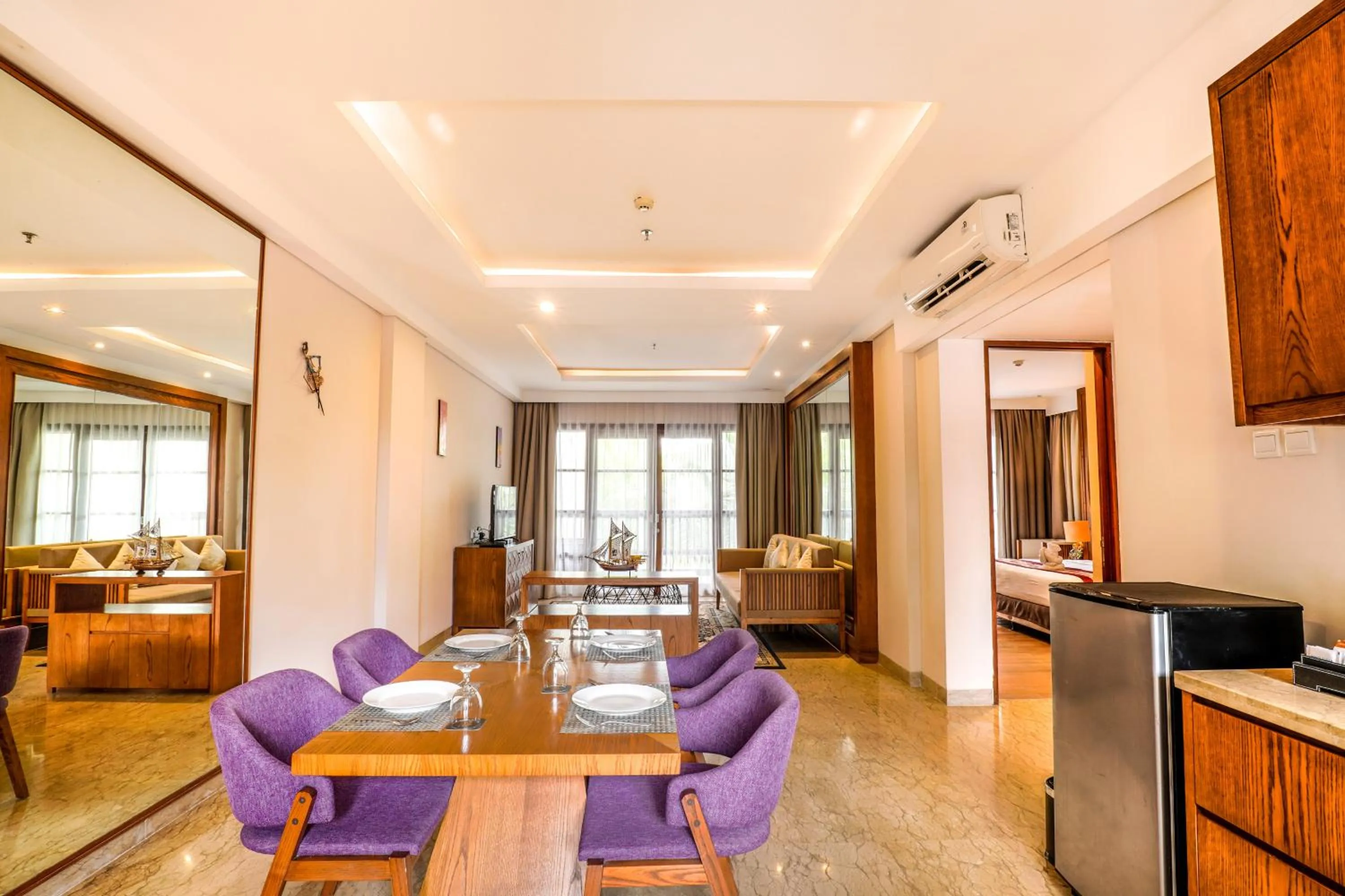 Dining area in Royal Tulip Springhill Resort Jimbaran