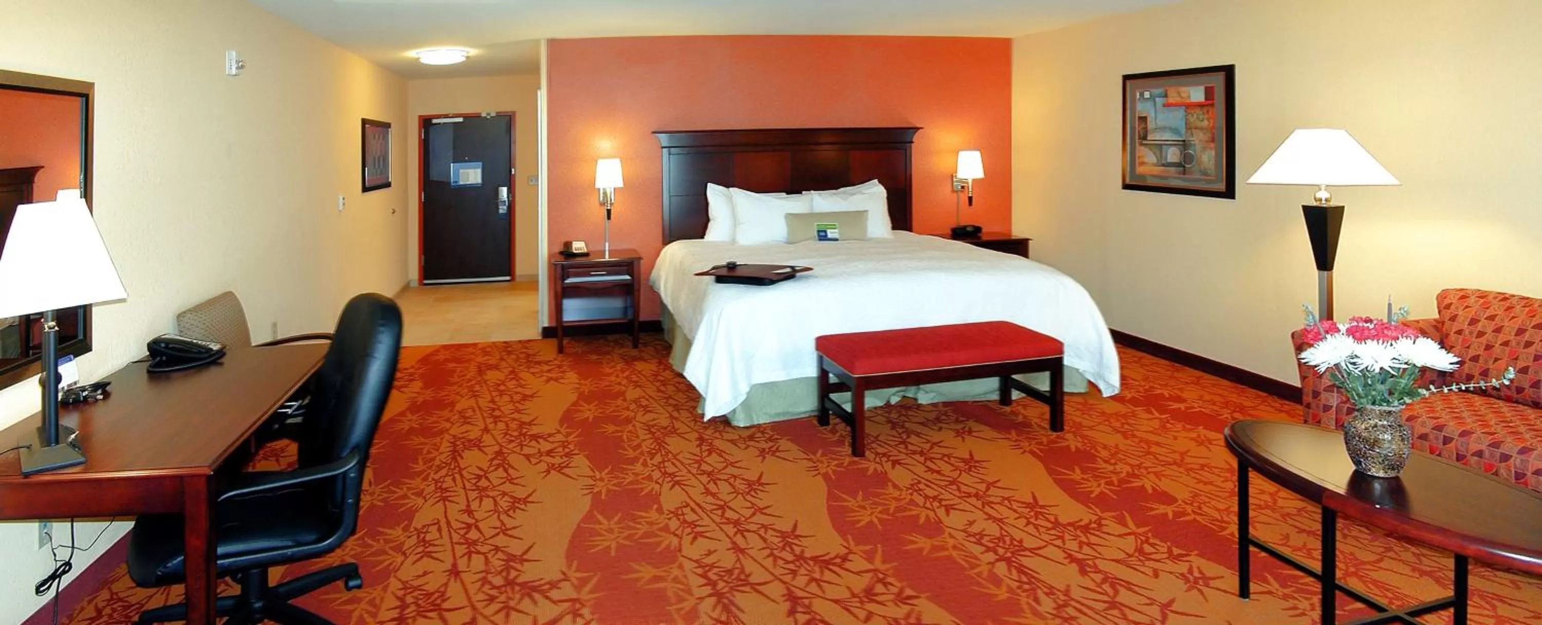 Bed in Hampton Inn & Suites Denver/Highlands Ranch