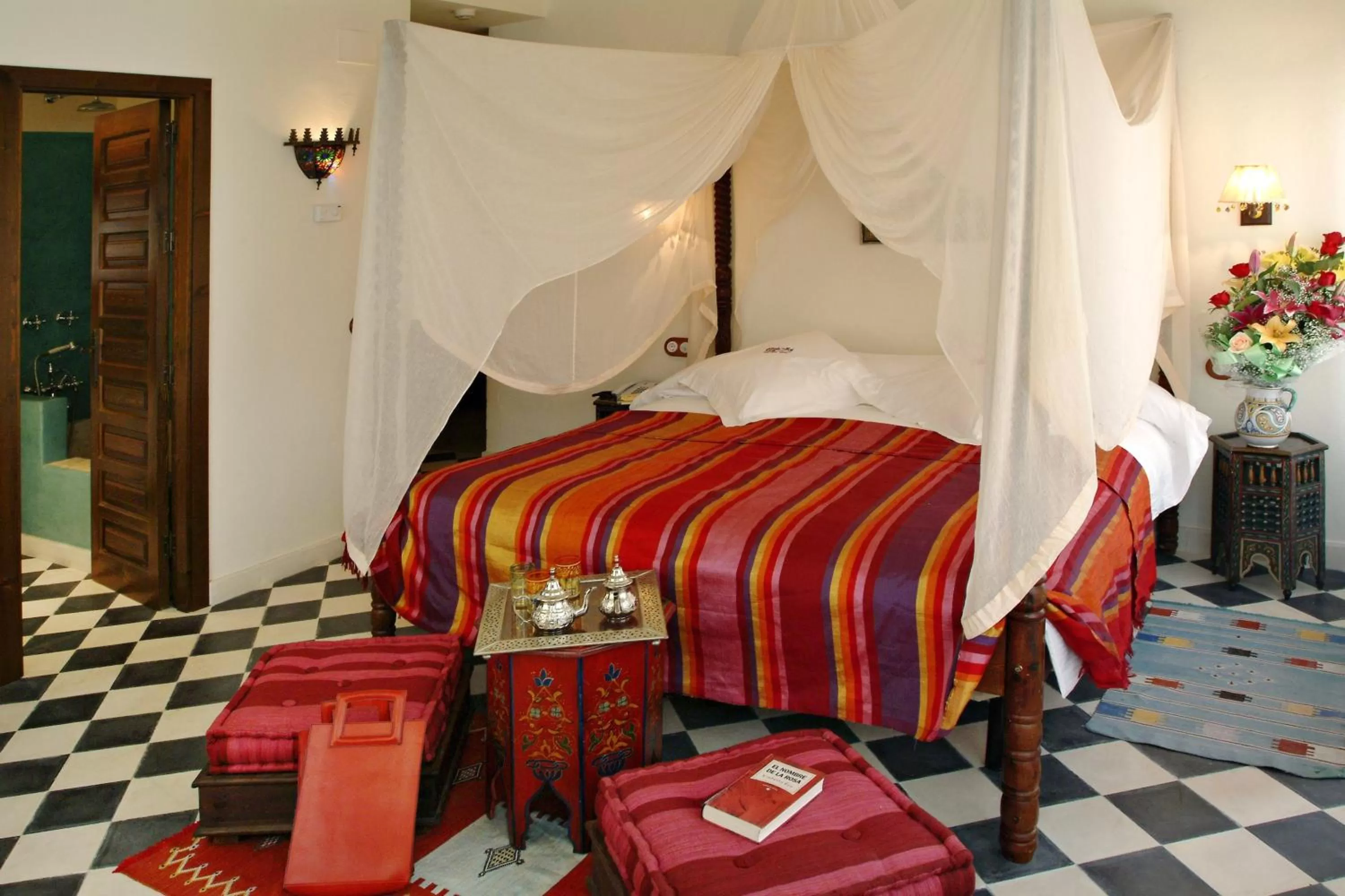 Photo of the whole room, Bed in Alcoba del Rey de Sevilla