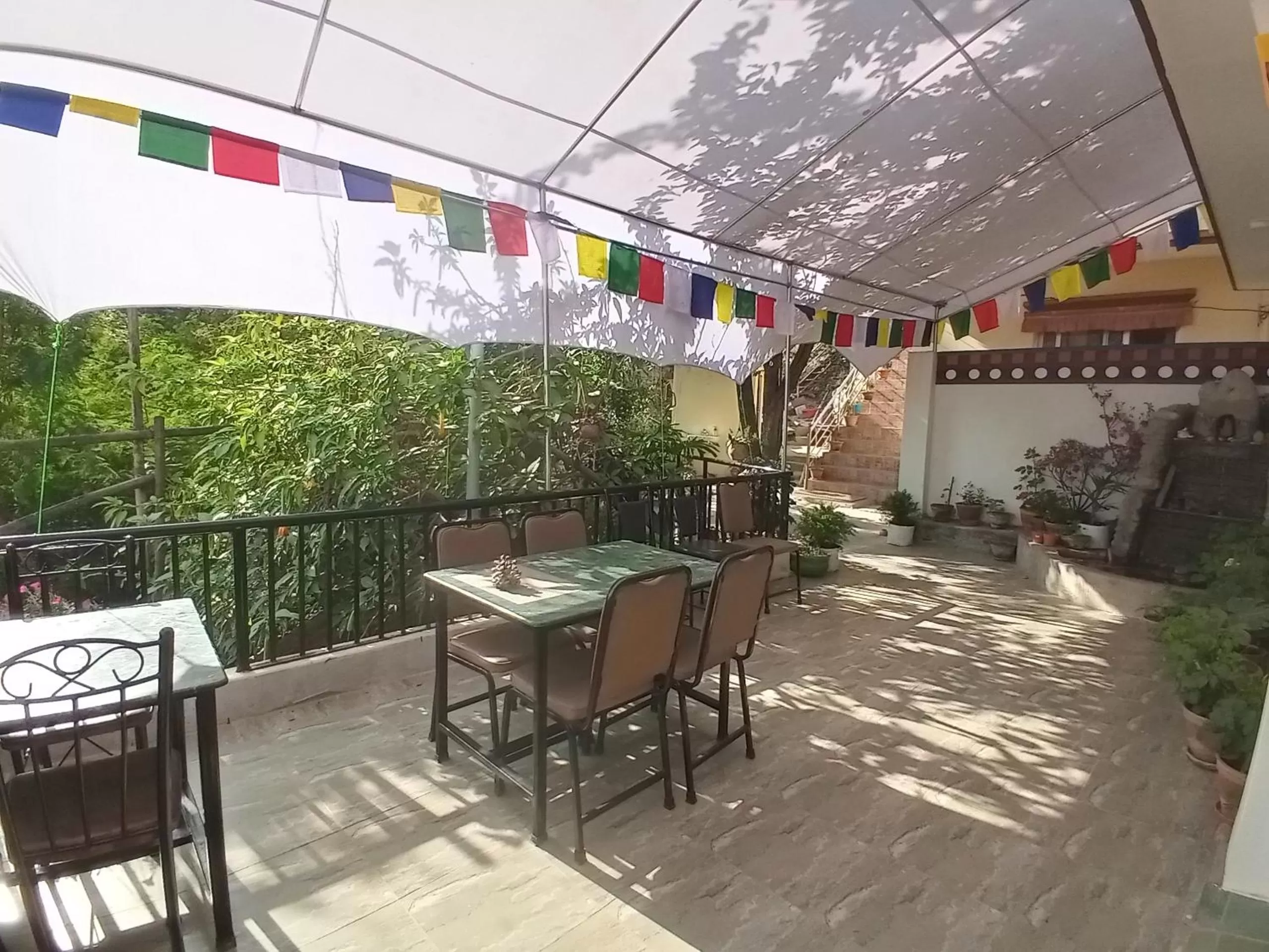 Restaurant/places to eat in Green Mandala Inn