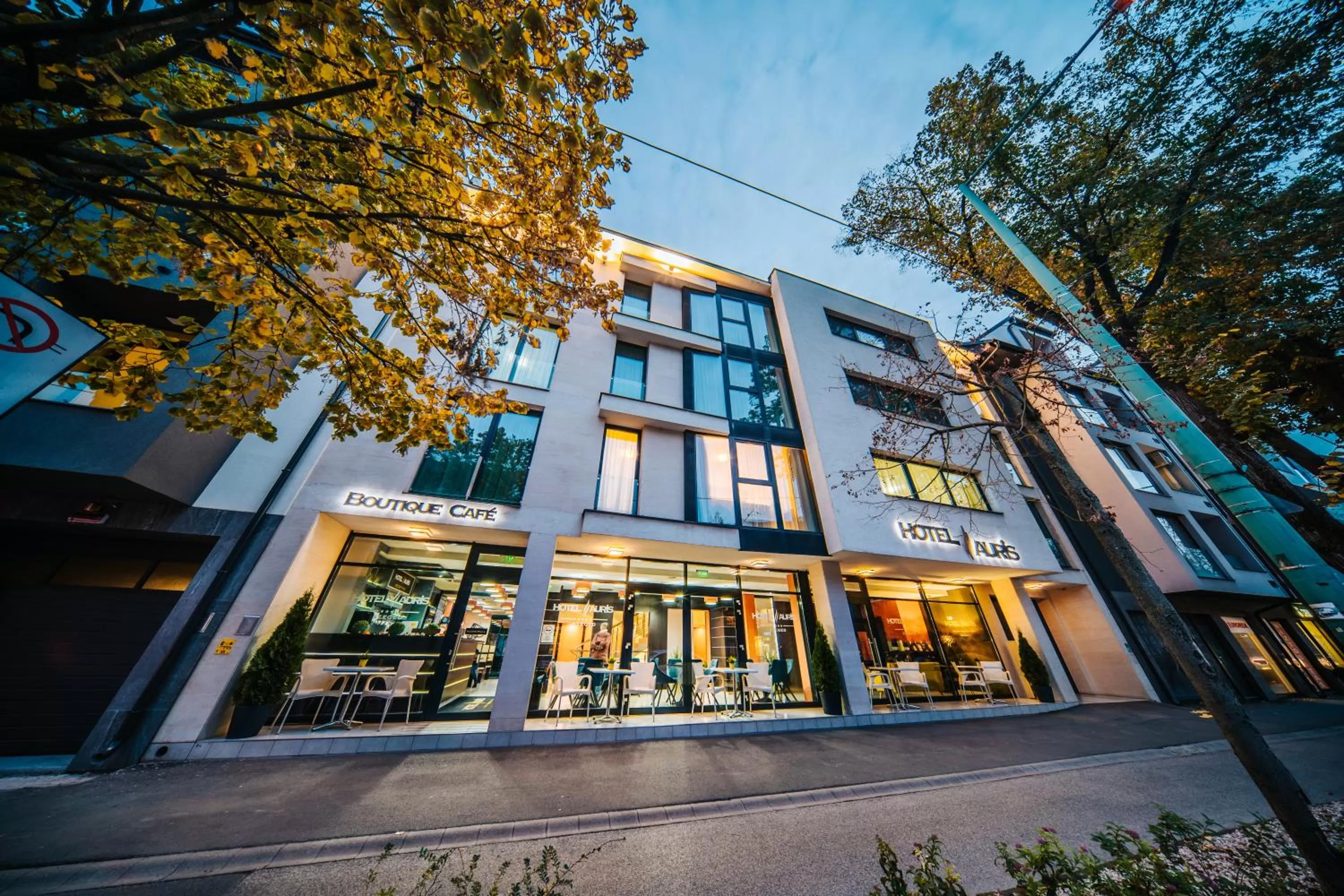 Property building in Hotel Auris