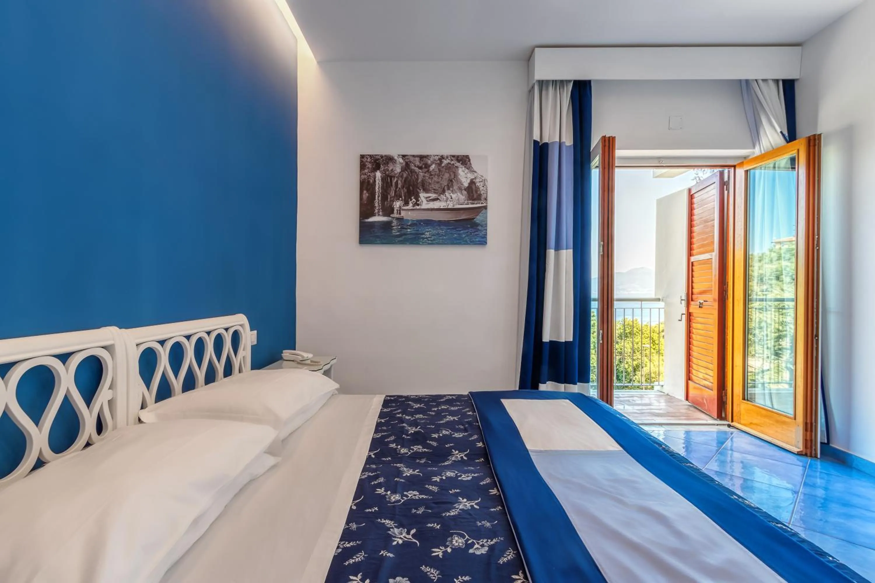 Bed in Hotel Metropole