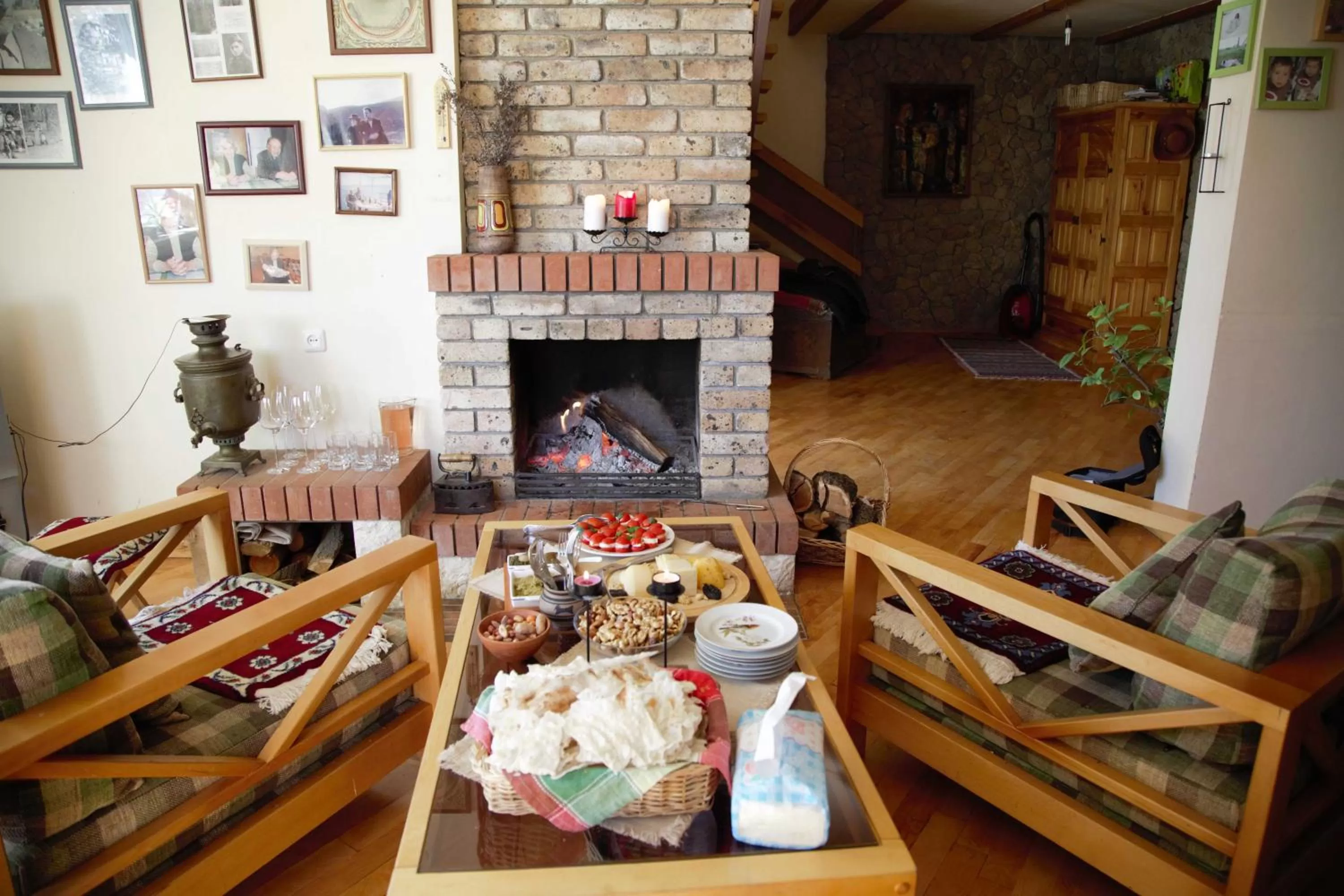 Communal lounge/ TV room in Green Stone Boutique Hotel