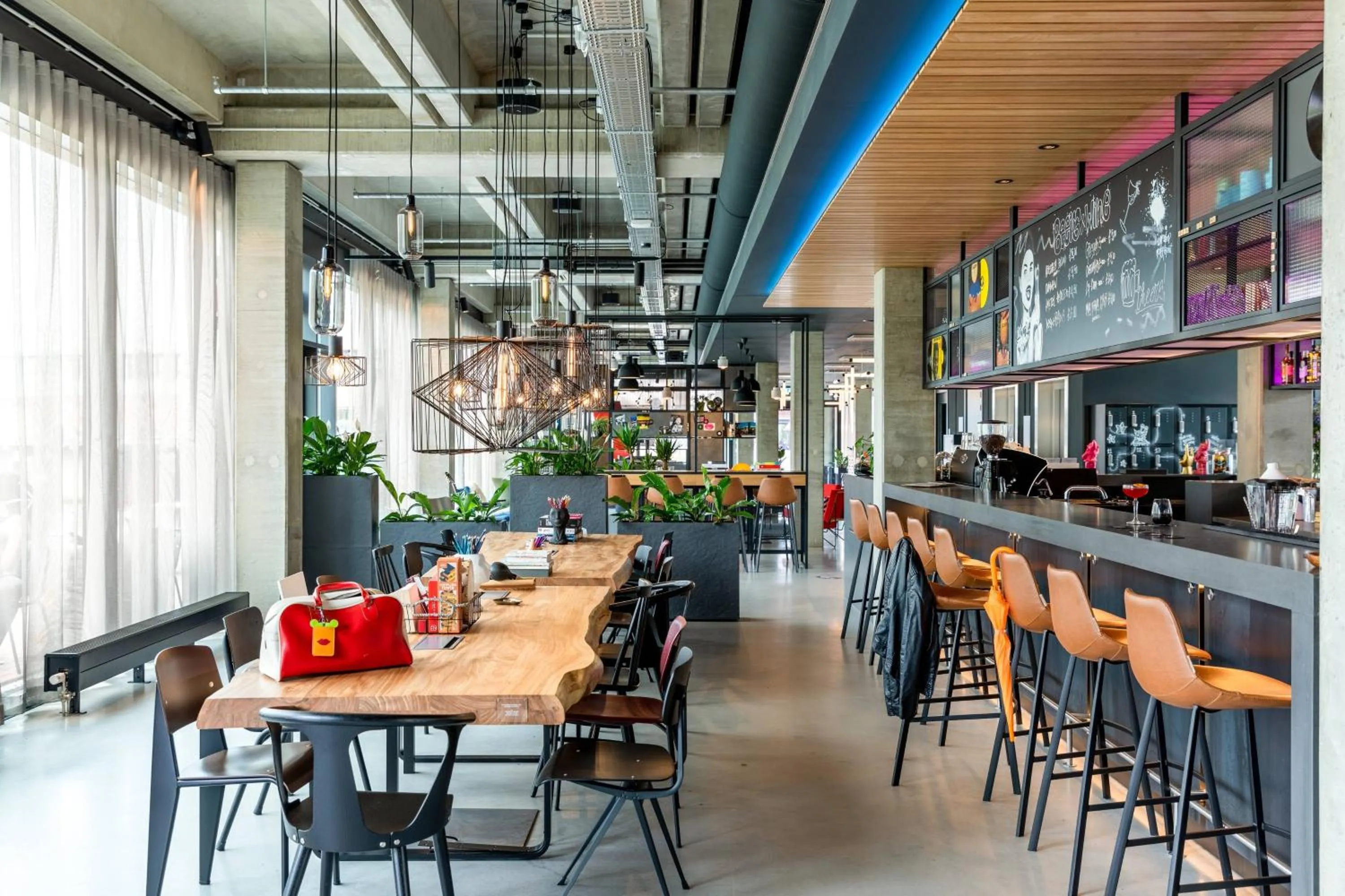 Lounge or bar in Moxy Utrecht
