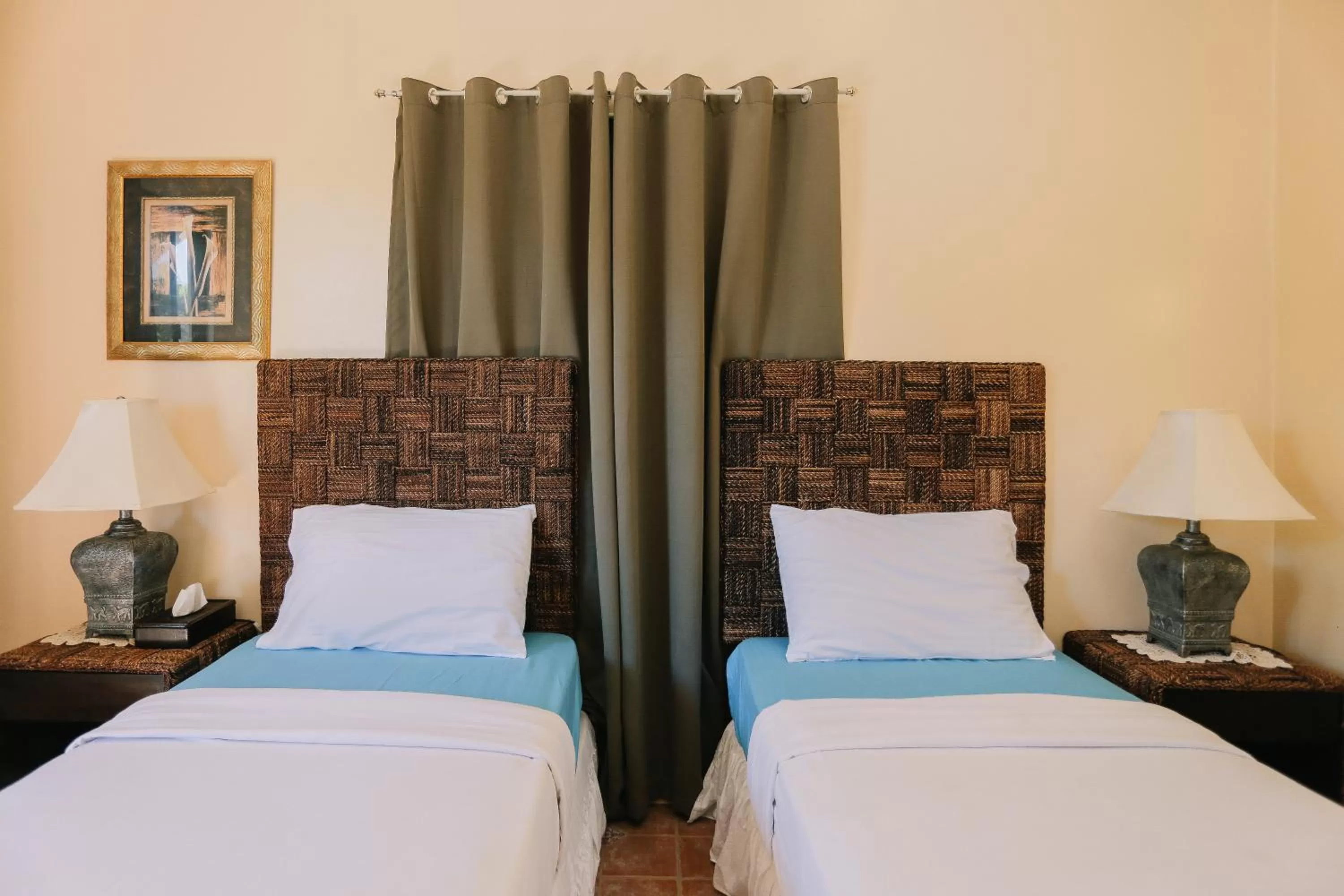 Bedroom, Bed in Turtle Bay Dive Resort