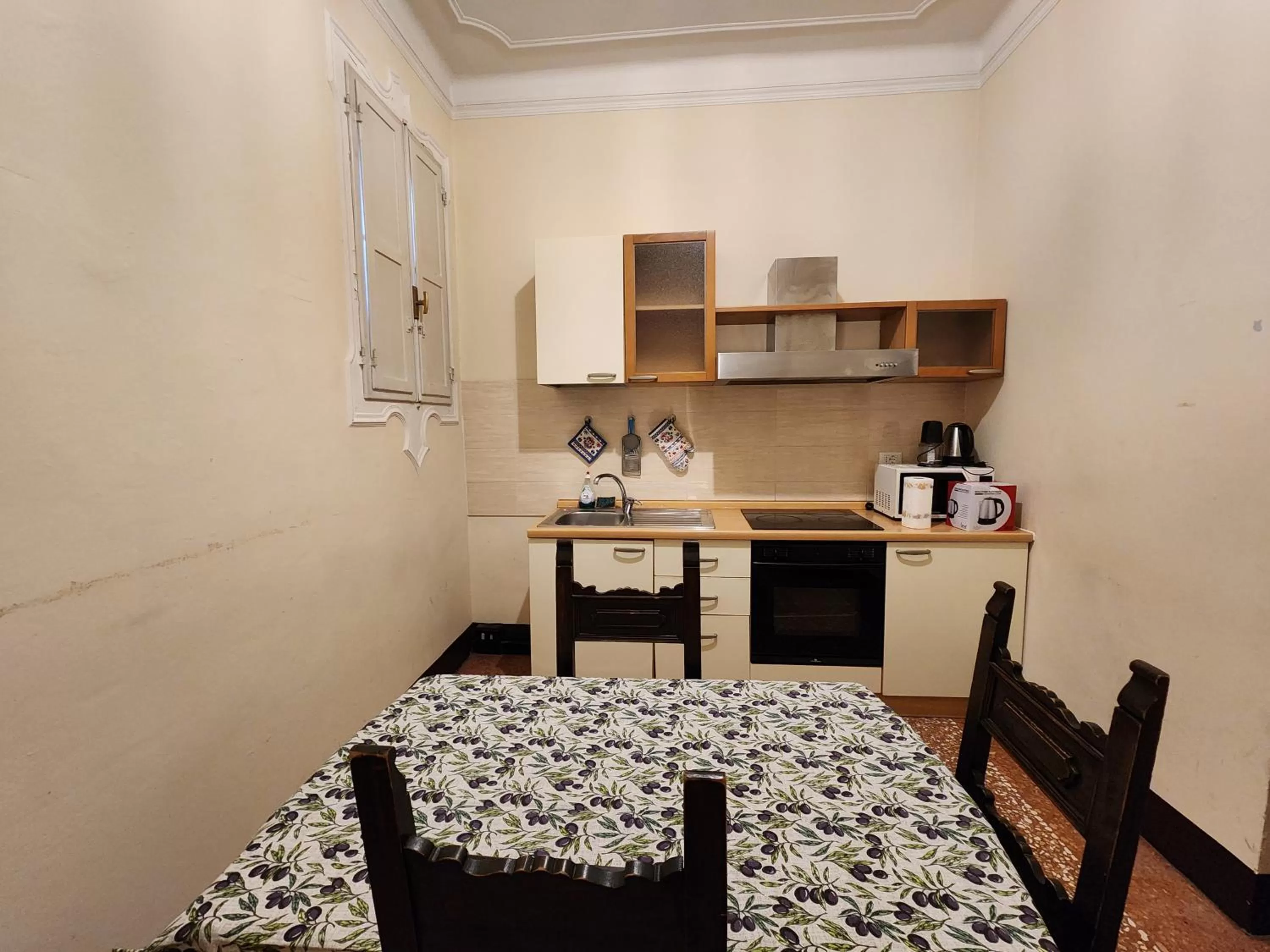 Kitchen or kitchenette, Kitchen/Kitchenette in TATA HOMES