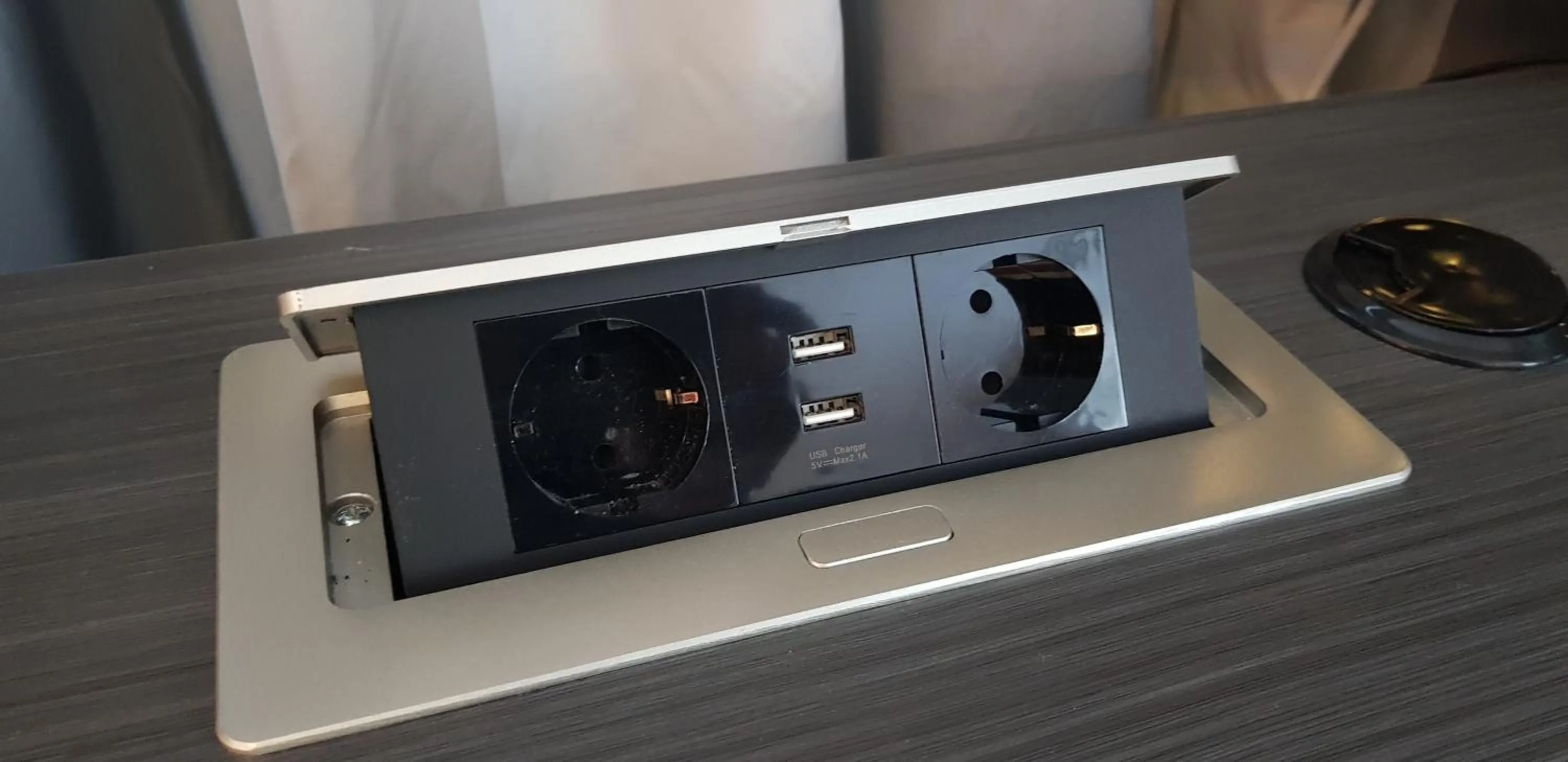 TV and multimedia in Unique Boutique