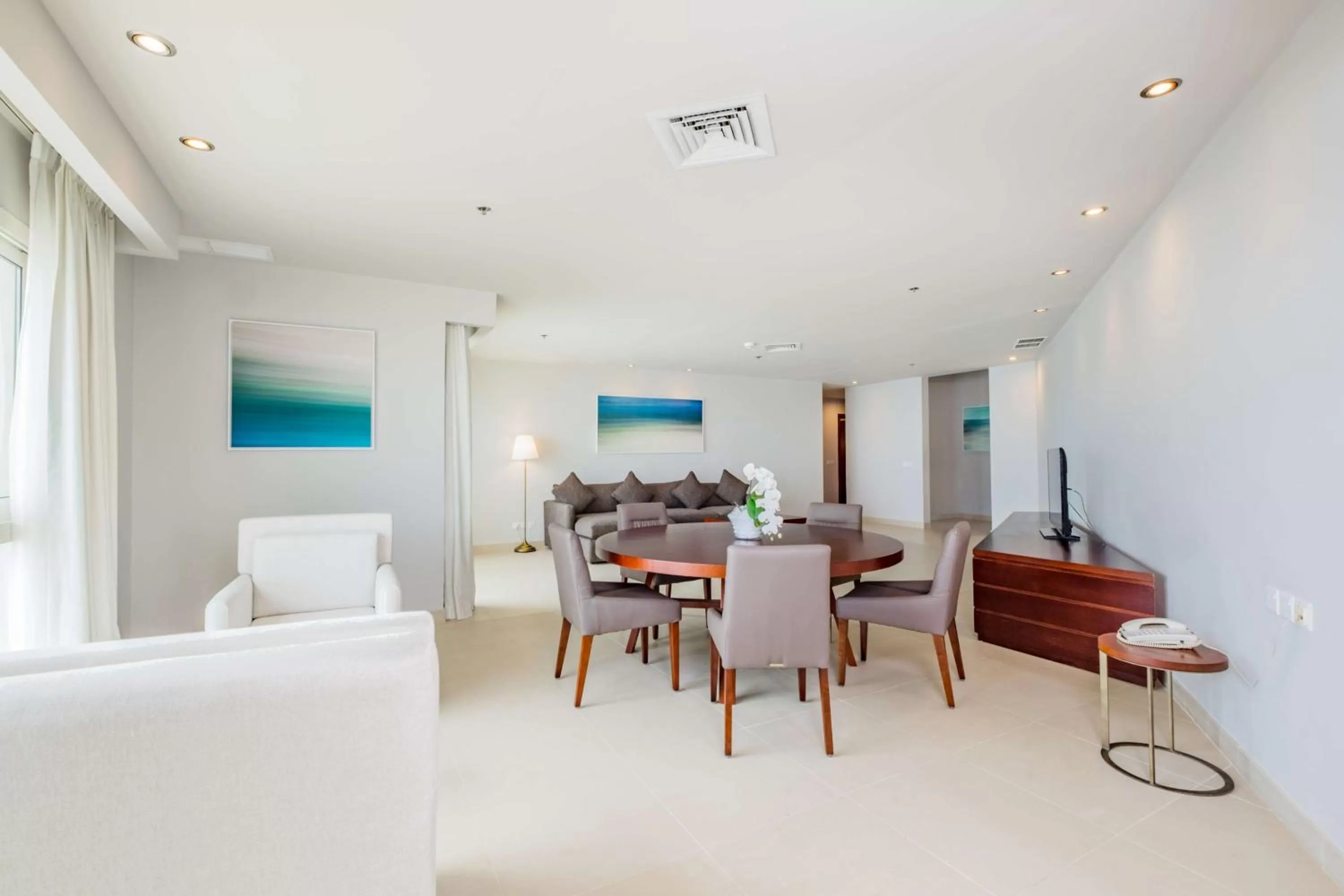 Photo of the whole room in Radisson Blu Resort, Fujairah