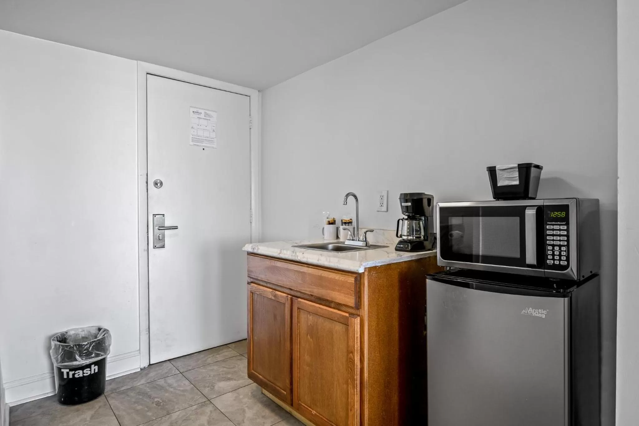 Kitchen or kitchenette in The Beverley Beach House