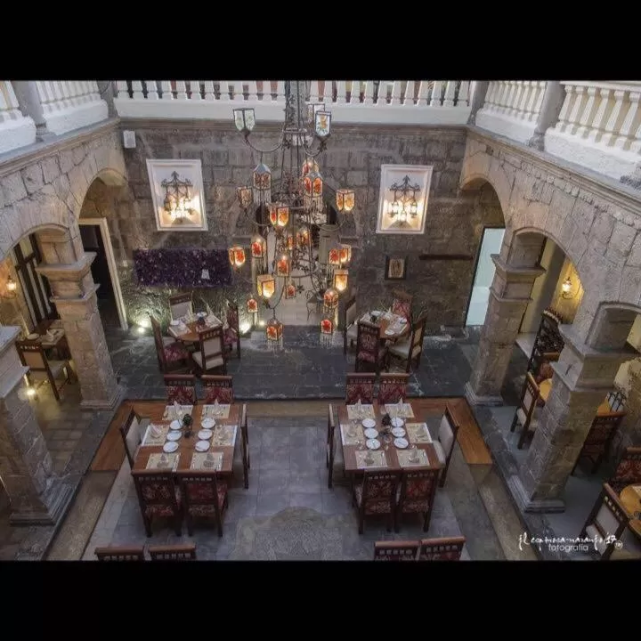 Restaurant/places to eat in Roka Plaza Hotel Boutique