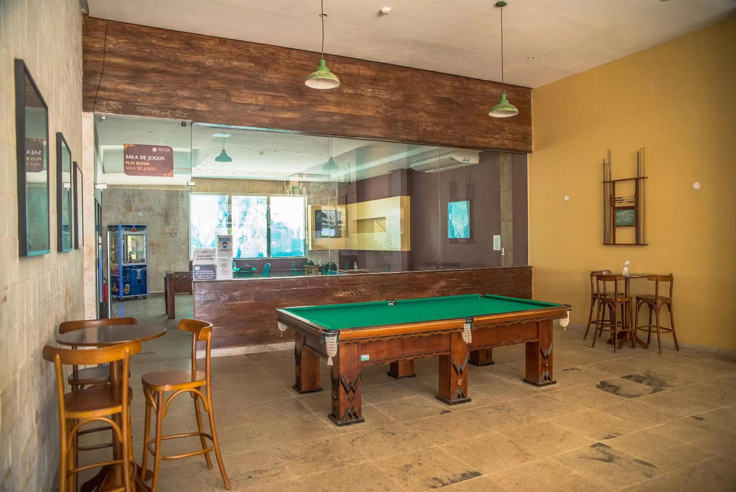 Game Room in Gran Hotel Stella Maris Urban Resort & Conventions