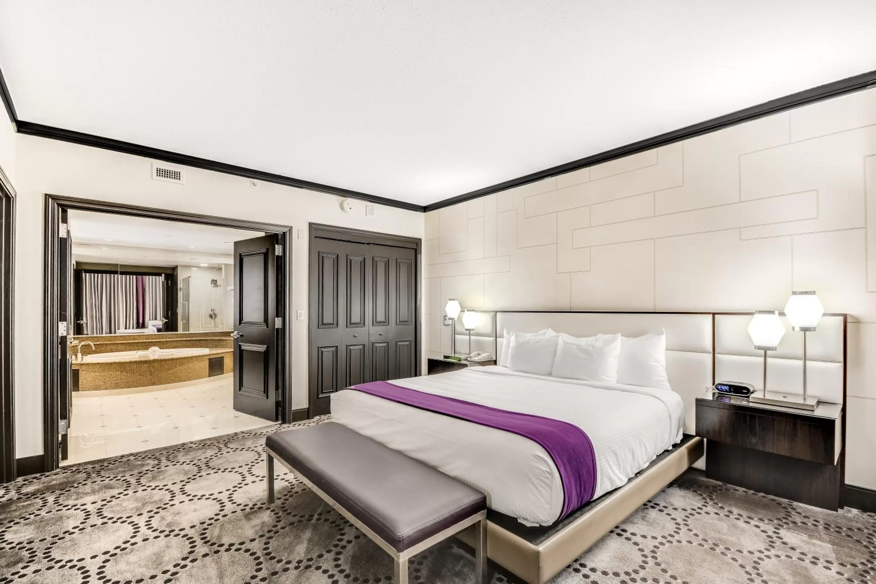 Bedroom, Bed in Harrah's Resort Atlantic City, A Caesars Destination