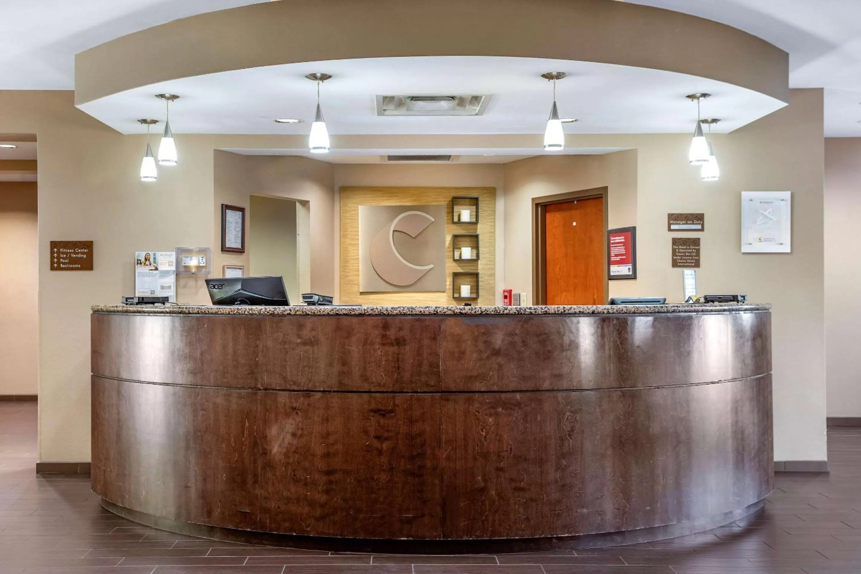 Lobby or reception in Comfort Suites Manchester near Arnold AFB