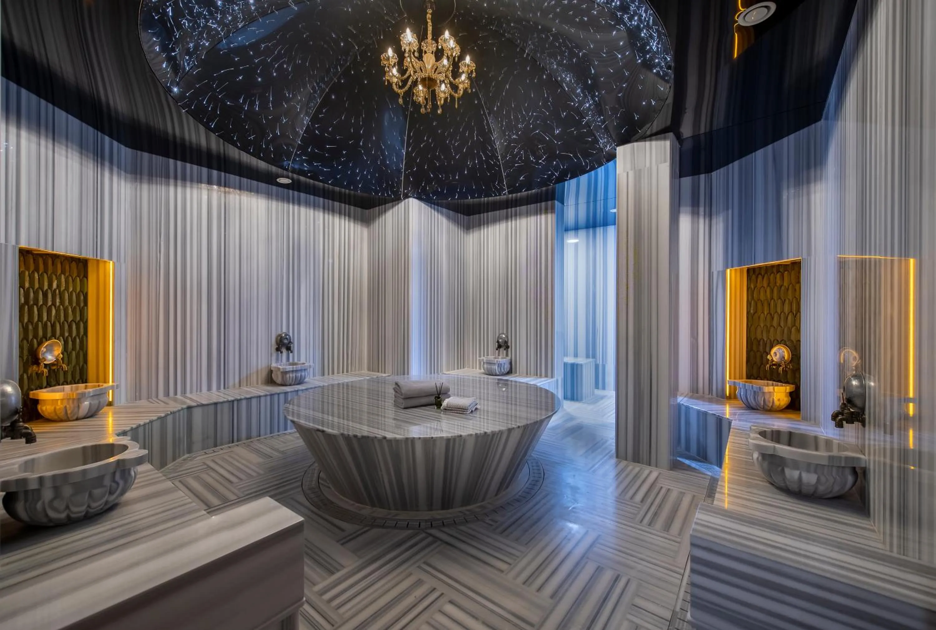 Sauna in Lucky Monkey Hotel