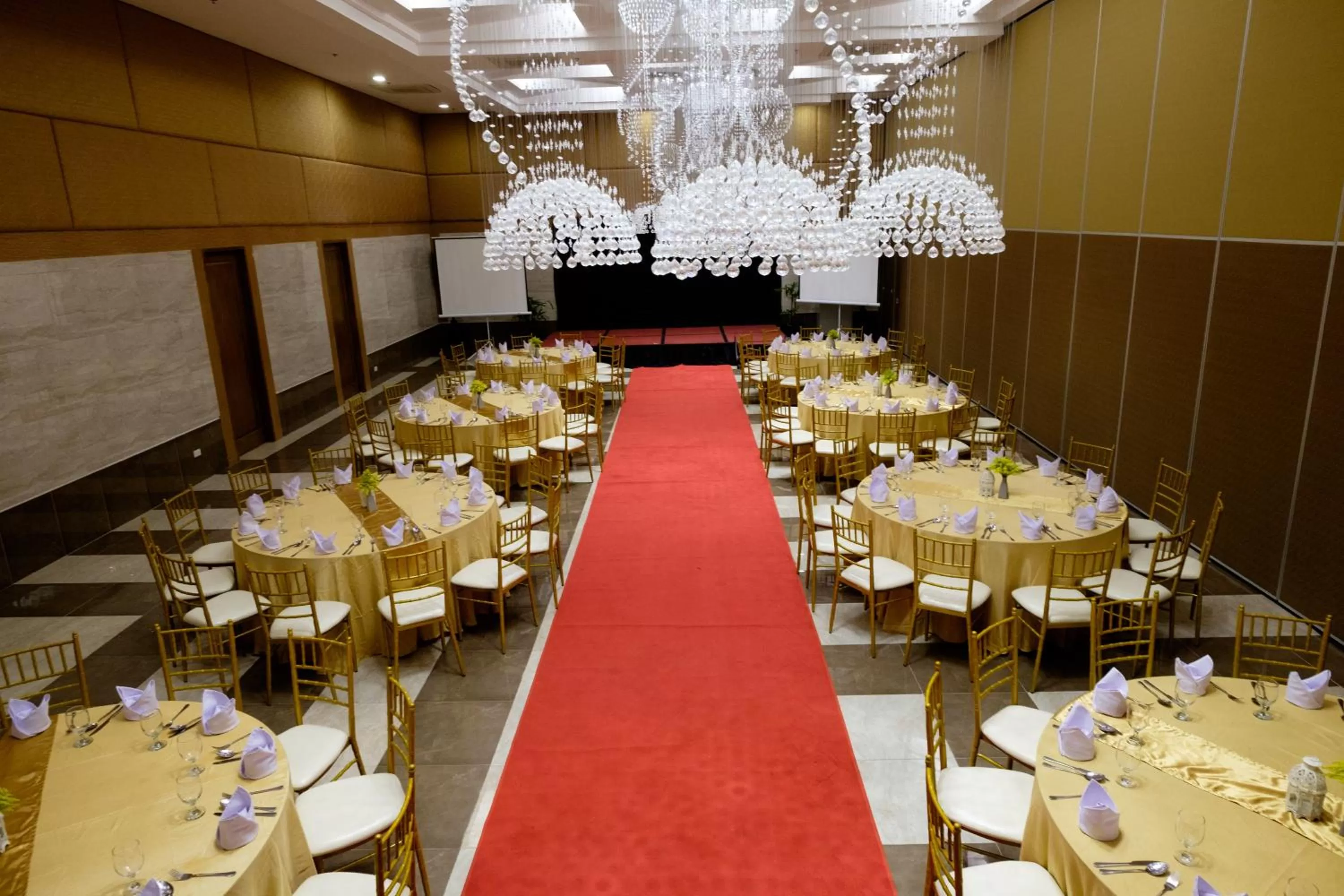 Banquet/Function facilities in One Central Hotel & Suites