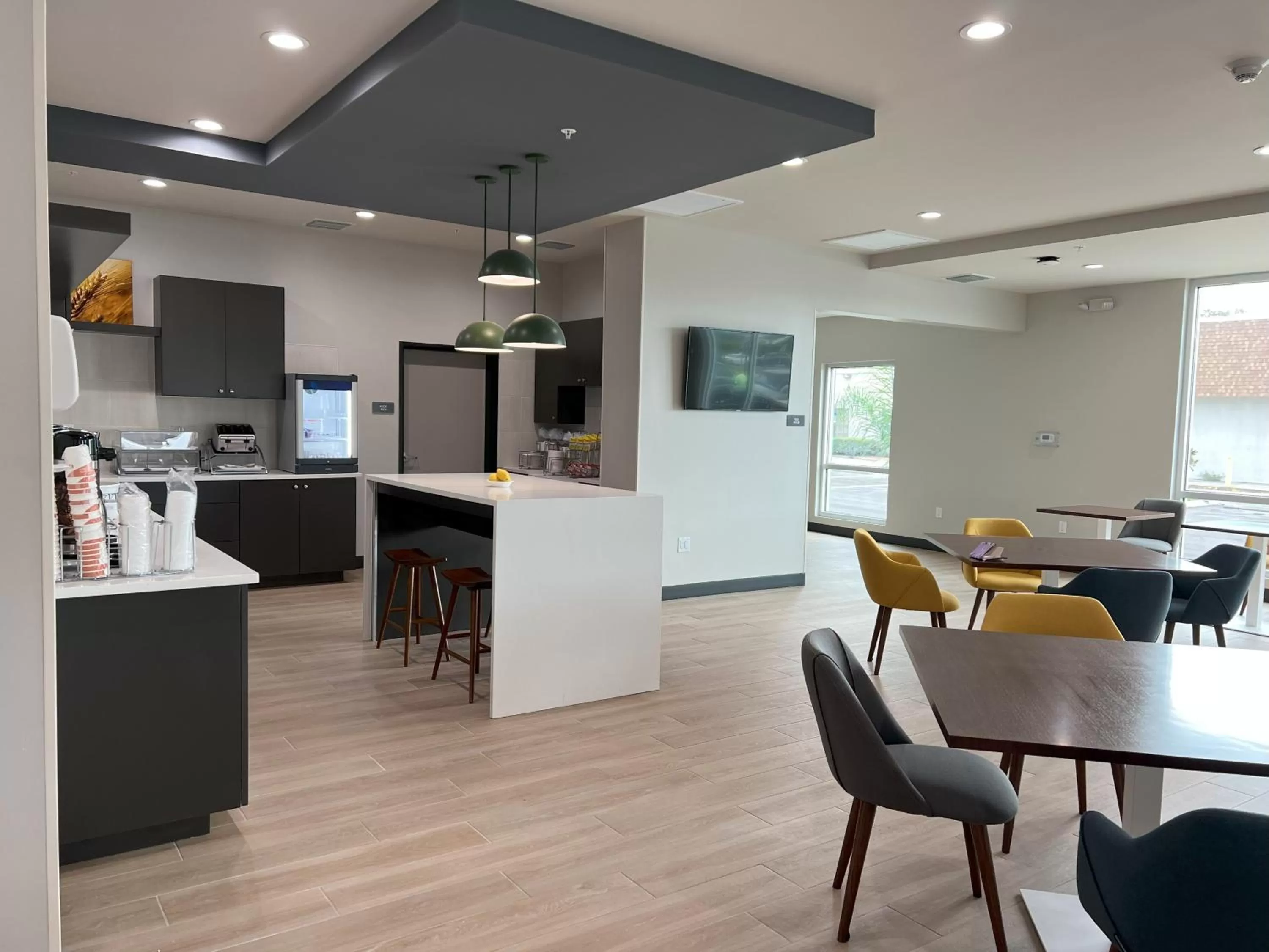 Coffee/tea facilities in Comfort Inn & Suites New Port Richey Downtown District