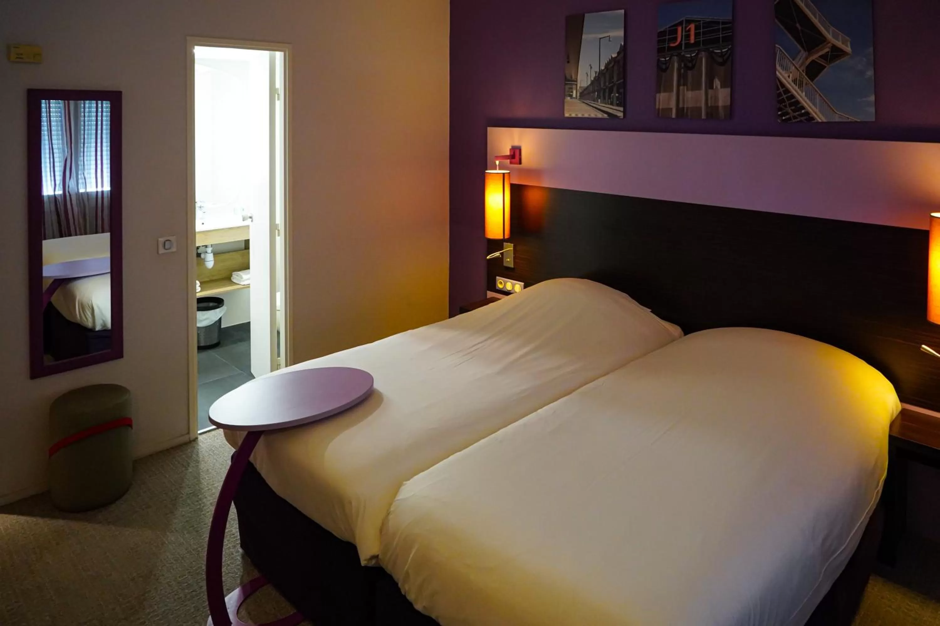 Toilet, Bed in ibis Styles Marseille Centre Prado Place Castellane