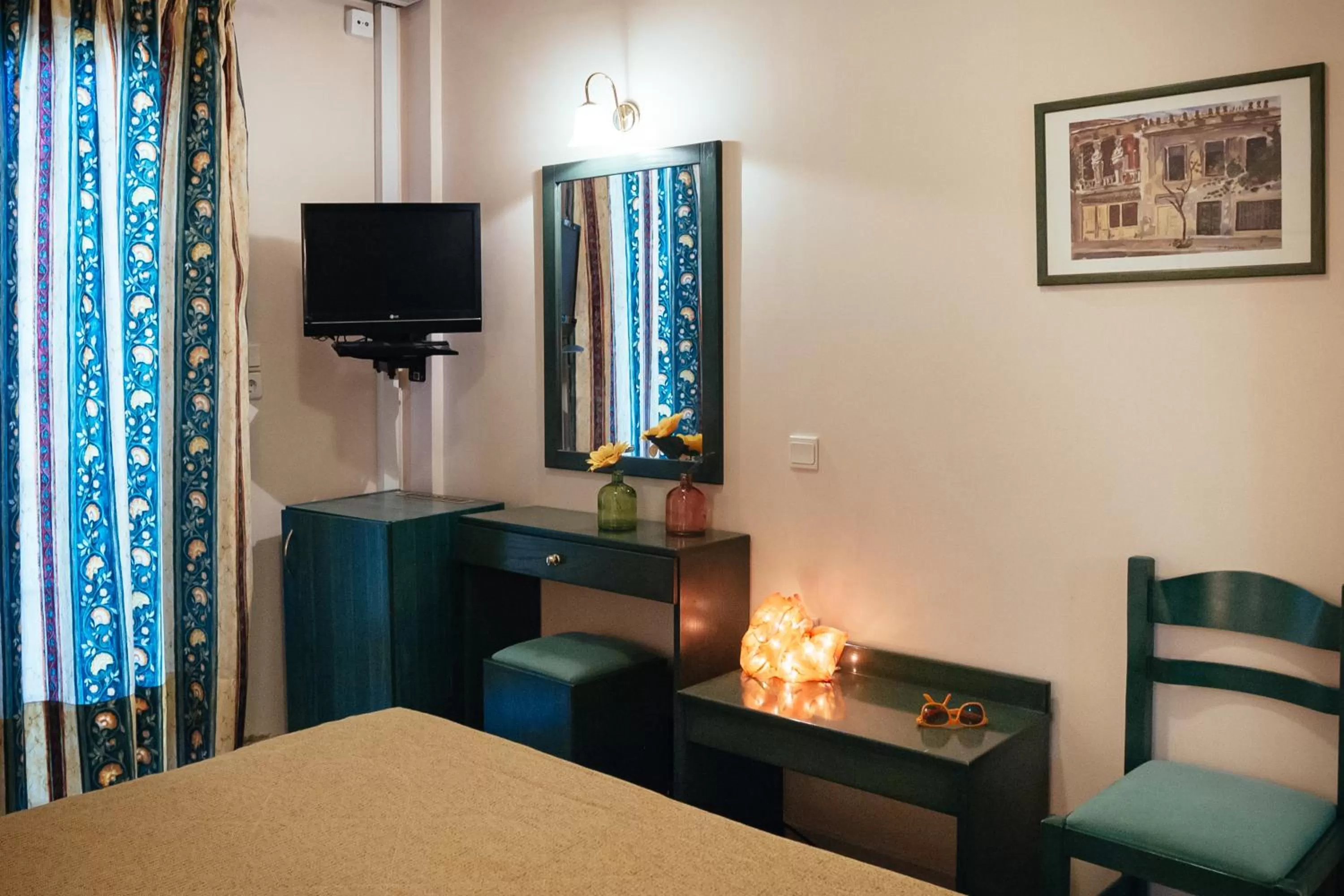 Living room, Bed in Ignatia Hotel