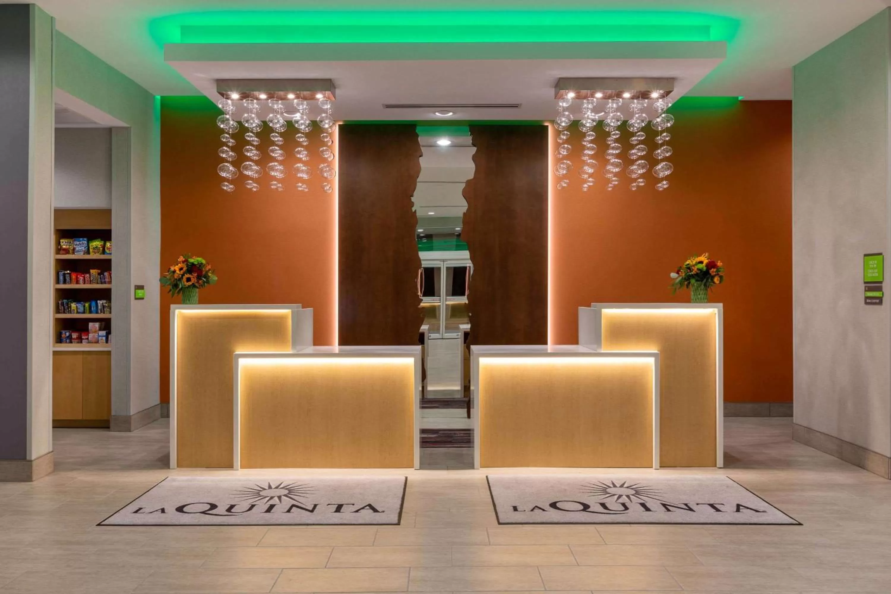 Lobby or reception in La Quinta by Wyndham Altoona Des Moines
