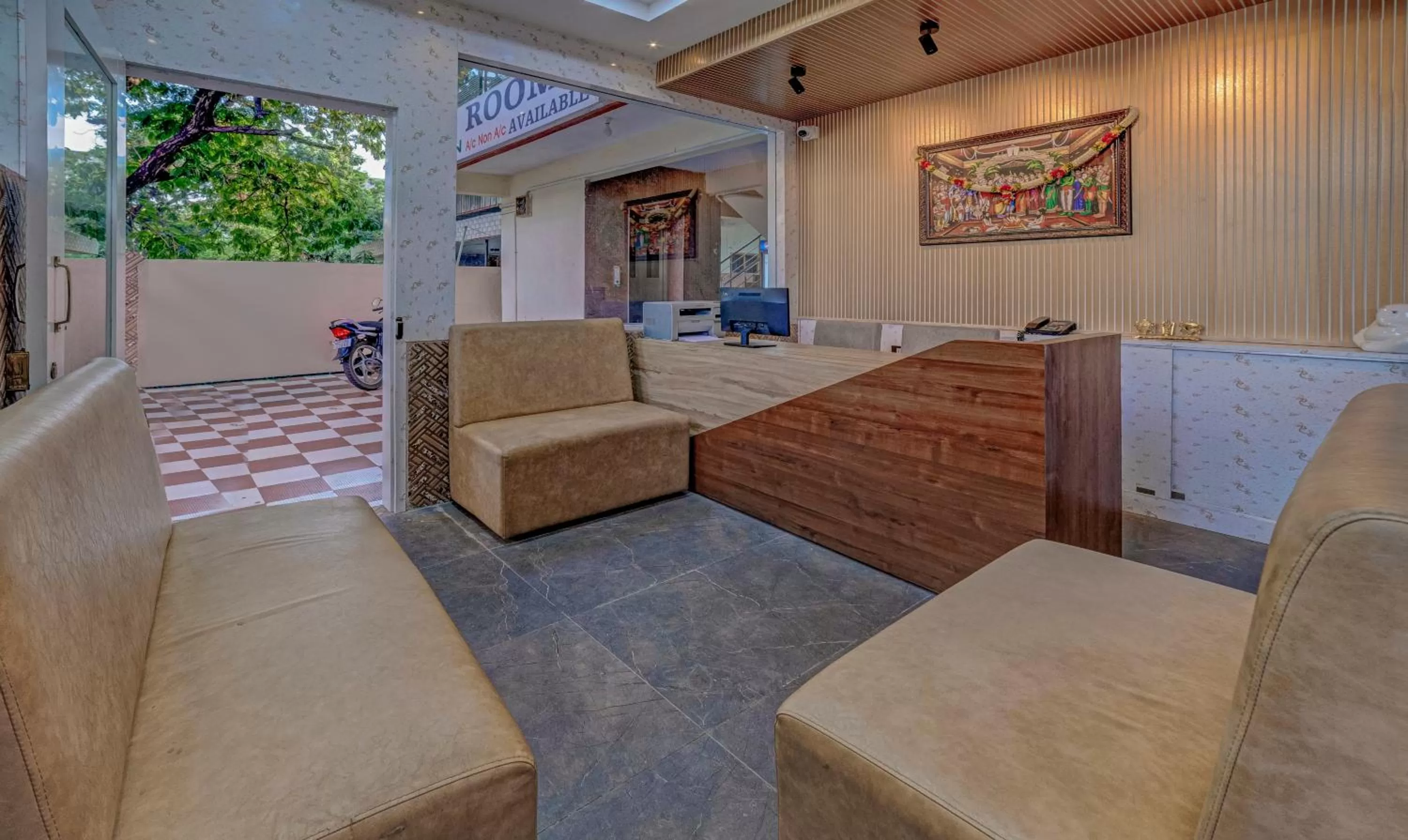 Seating area in Treebo Seven Inn