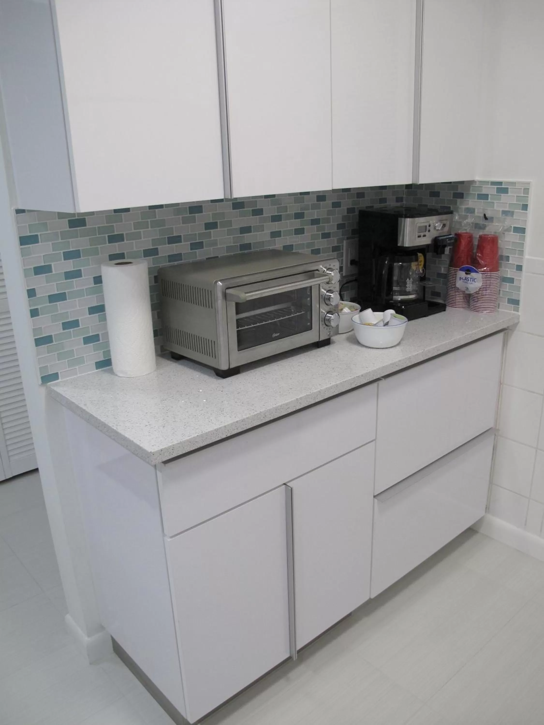 Kitchen or kitchenette in Downtown Hollywood Boutique Hotel