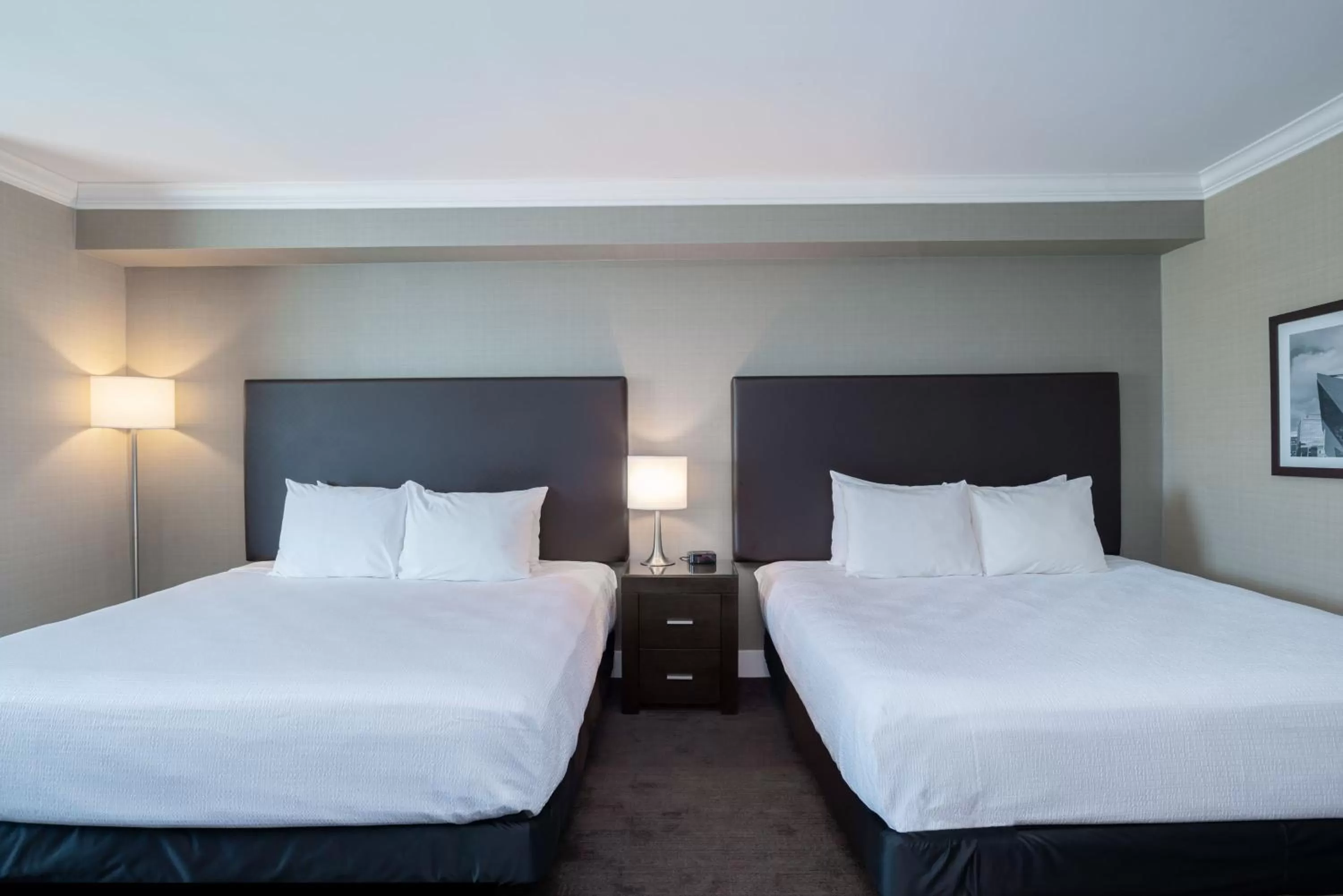 Photo of the whole room, Bed in Sandman Hotel Oakville