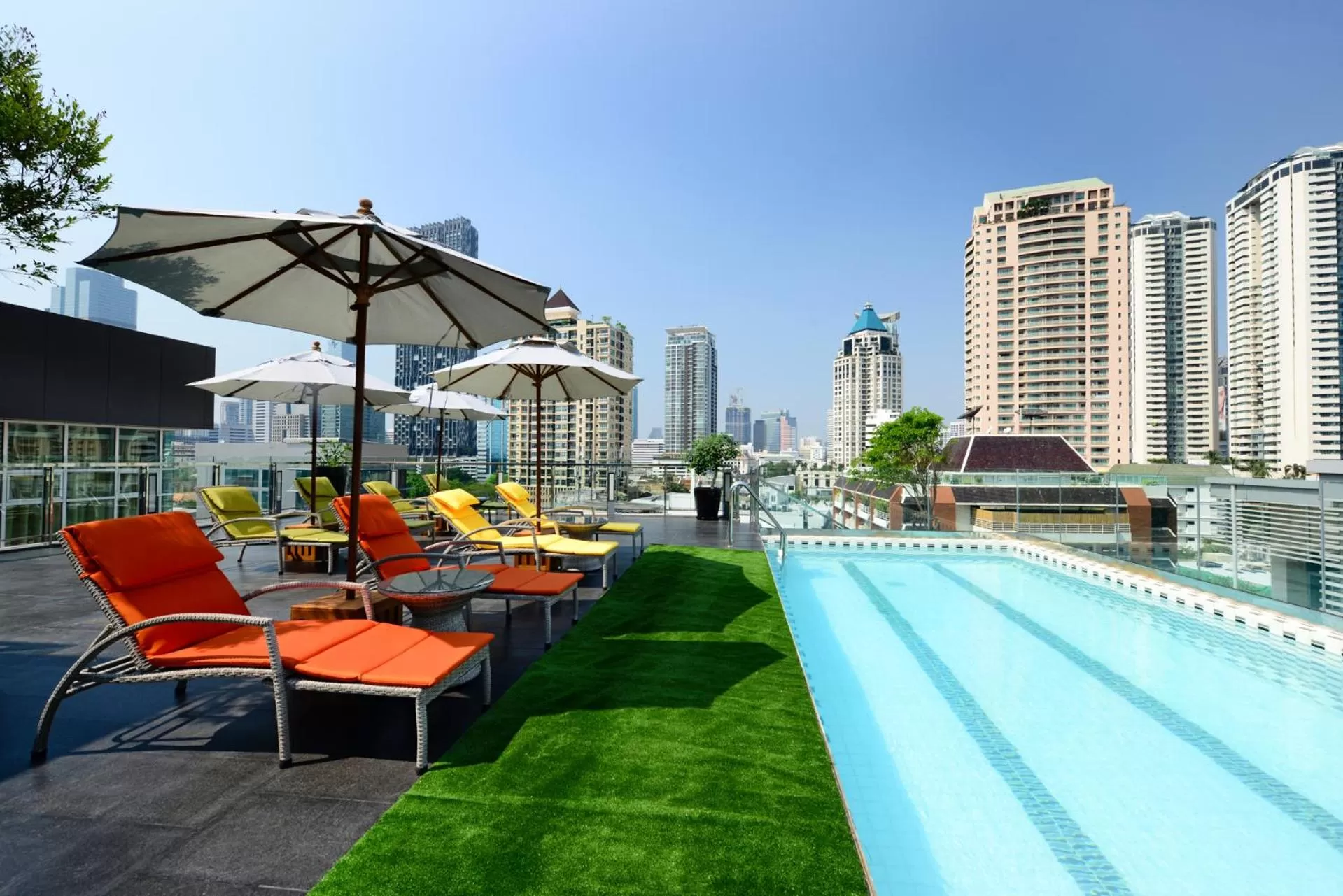 Swimming pool in Le D'Tel Bangkok