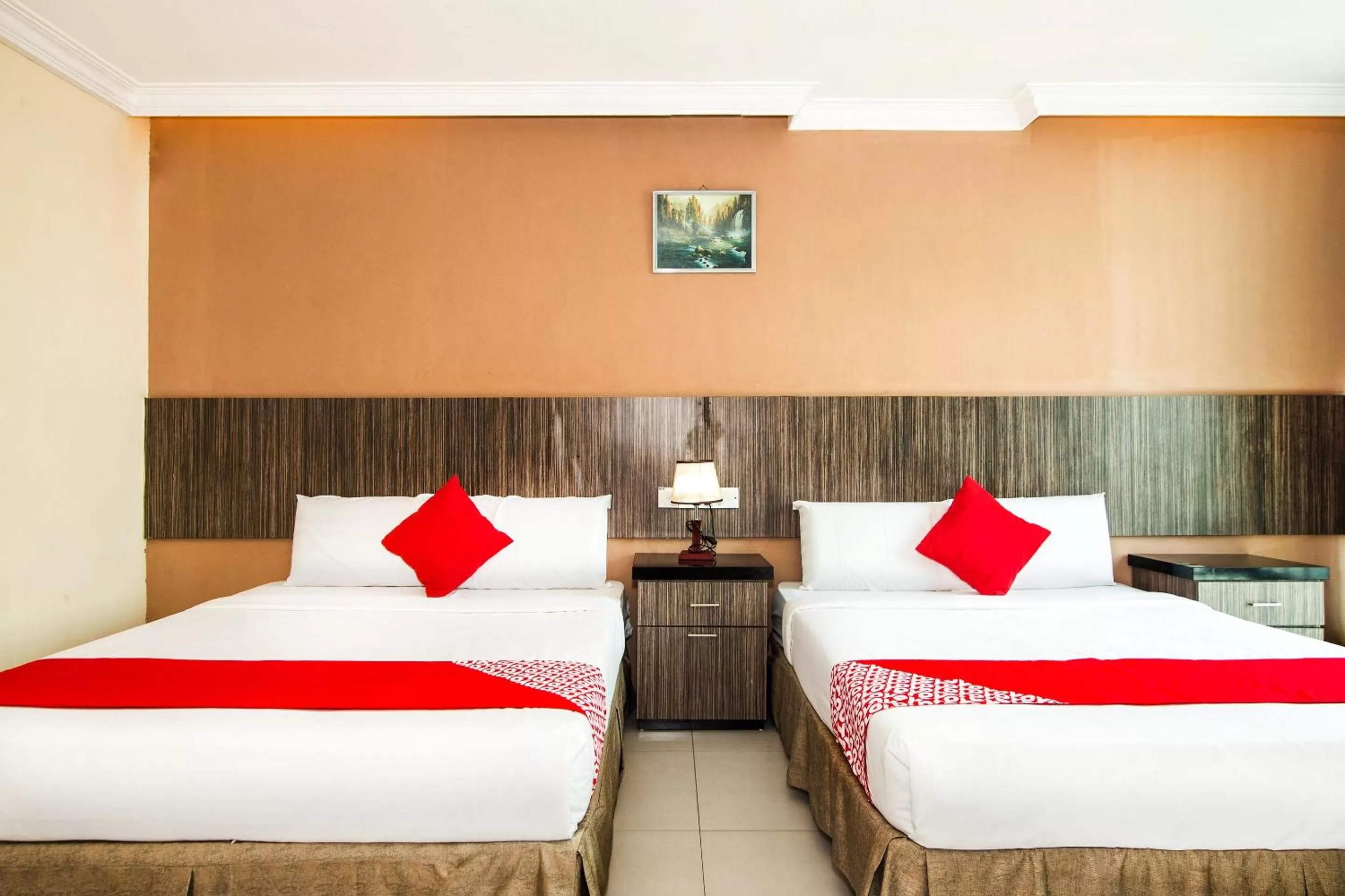 Bedroom, Bed in Crystal City Hotel