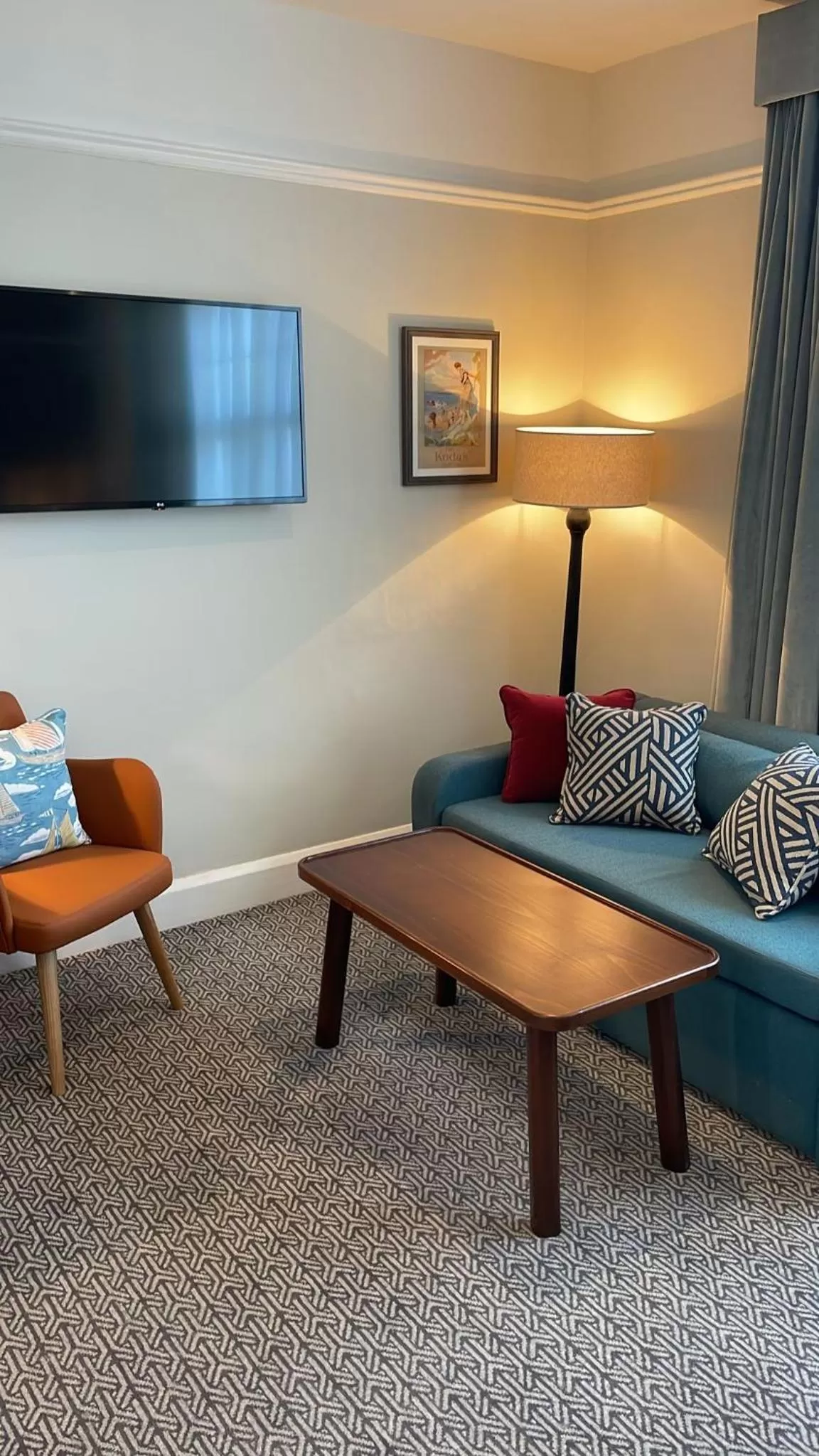 TV and multimedia in Downs Hotel