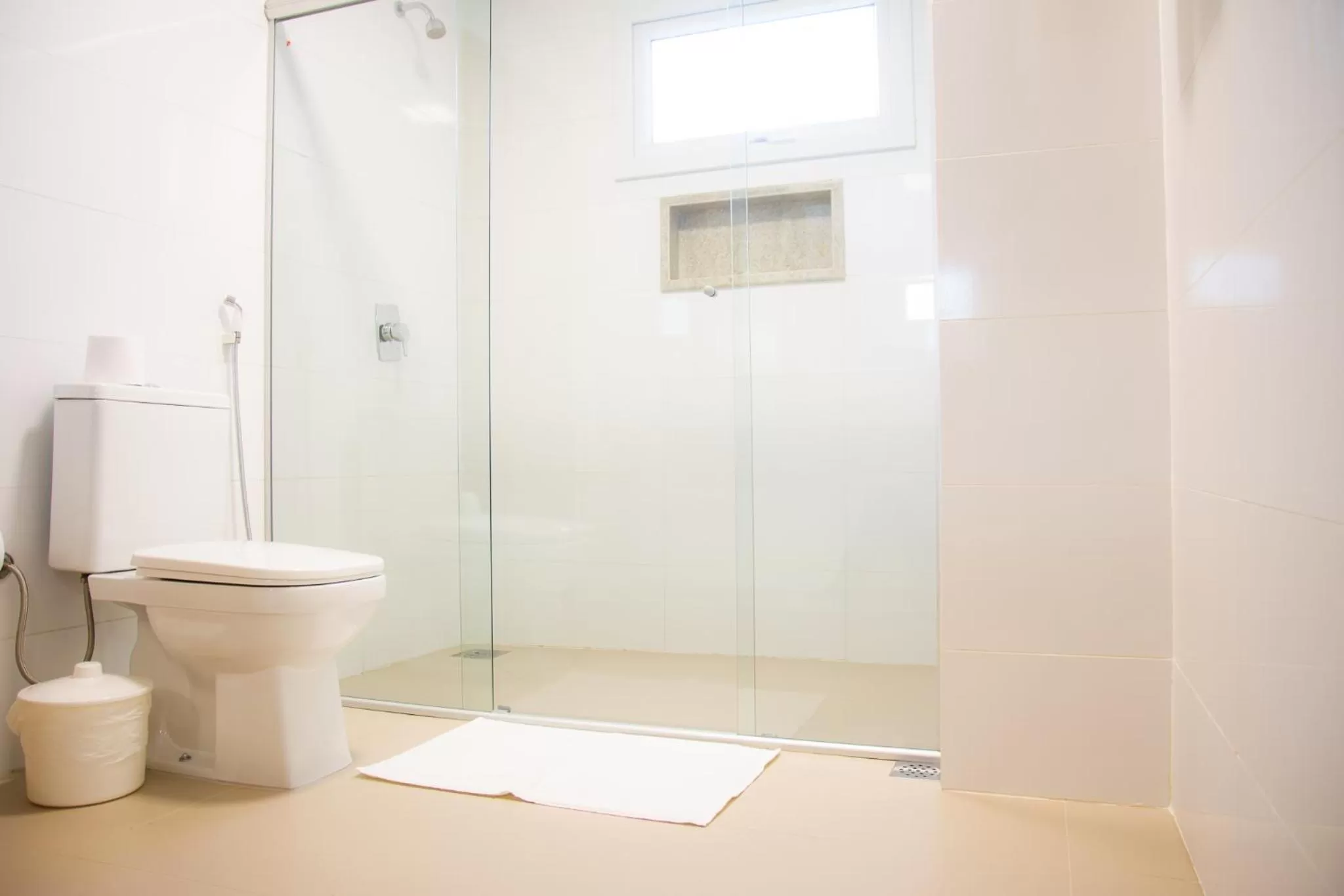 Shower in Orla Morena Park Hotel