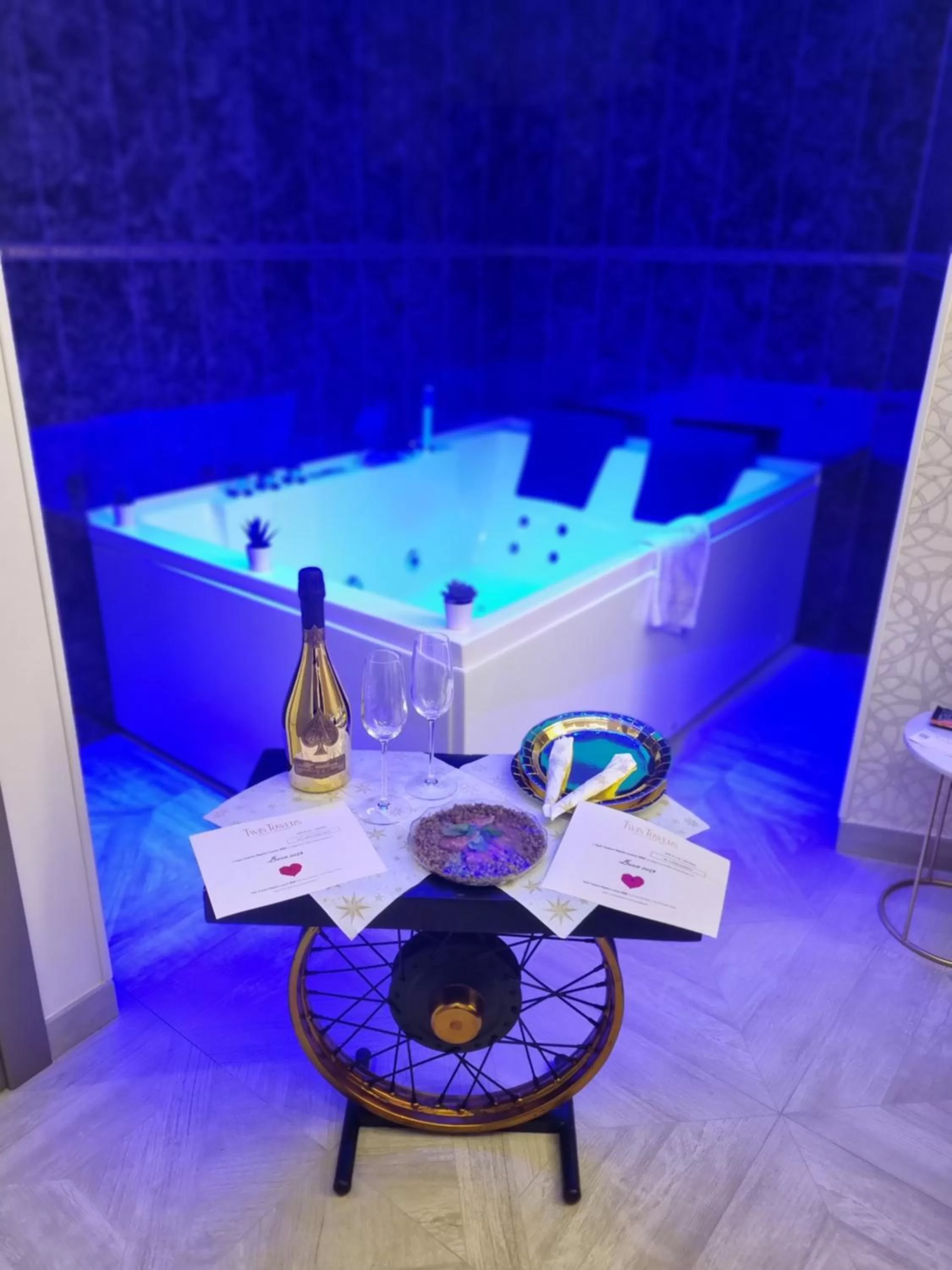 Twin Towers Naples Luxury