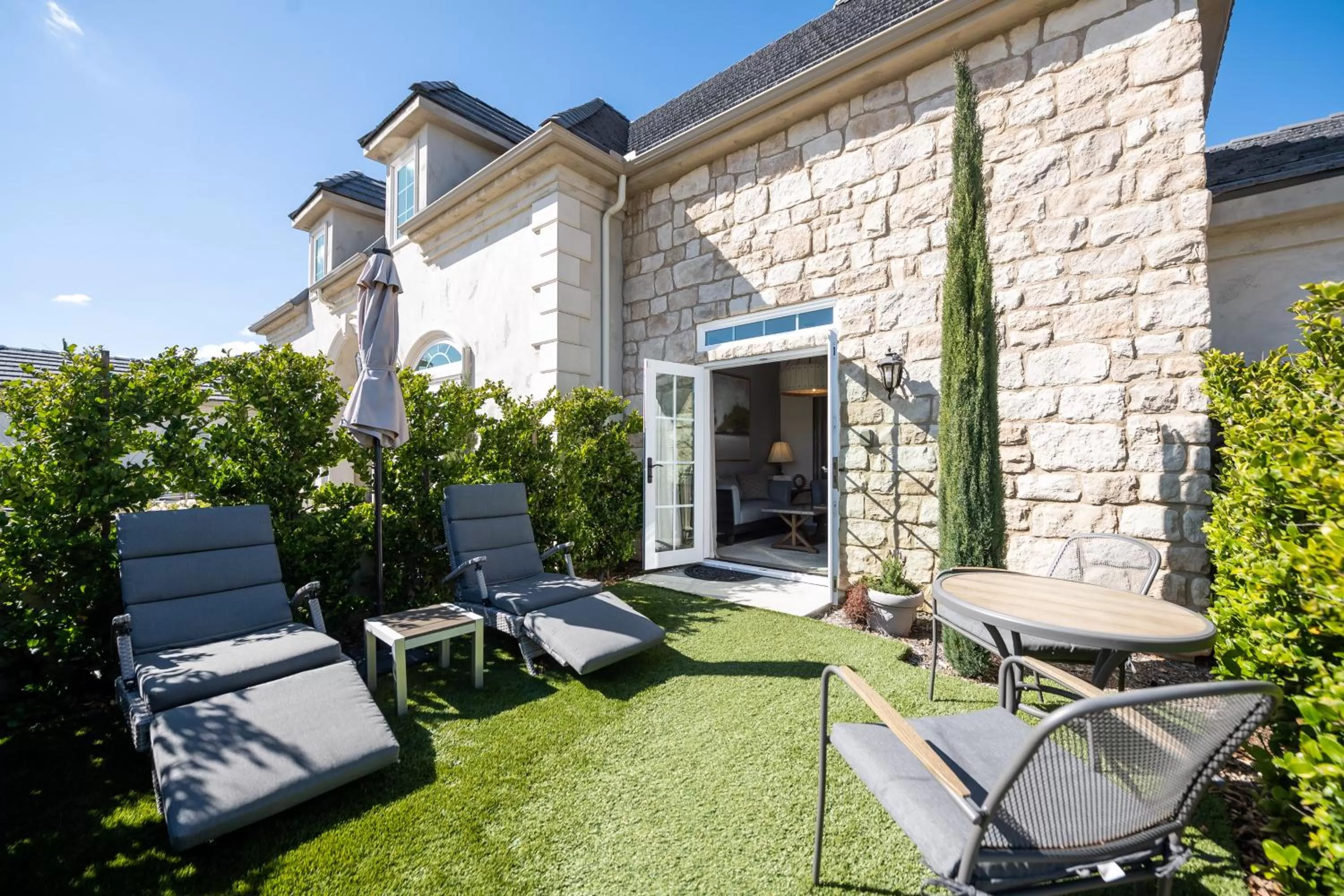 Patio in Domaine Chardonnay