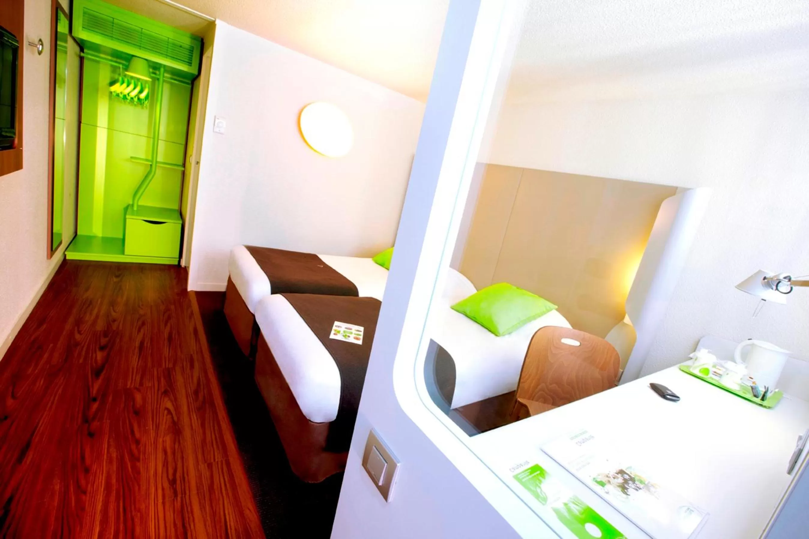 Standard Twin Room in Hôtel Campanile Orléans Nord - Saran