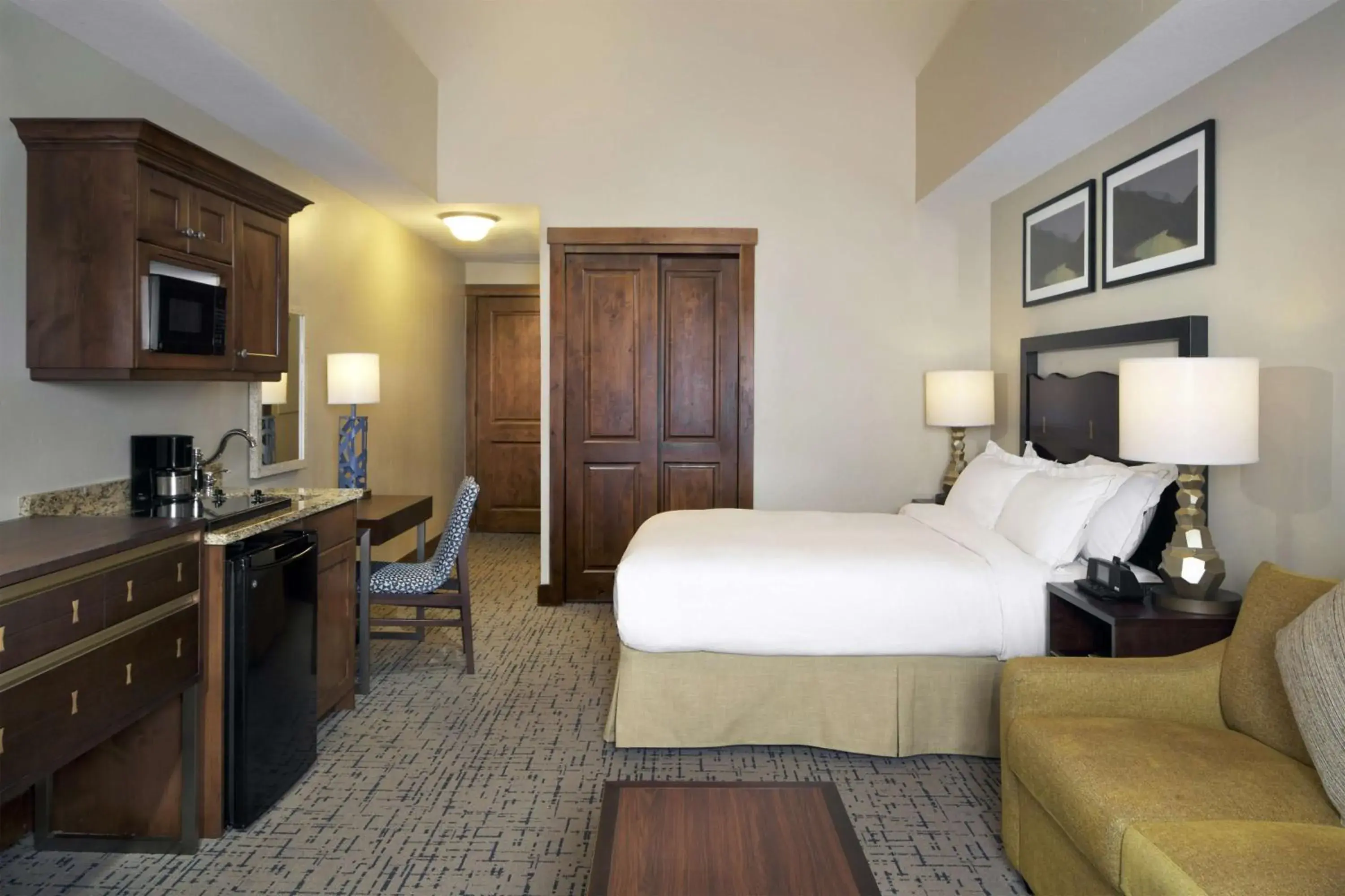 Queen Studio with Fireplace in Hilton Grand Vacations Club Sunrise Lodge Park City Queen Studio with Fireplace in Hilton Grand Vacations Club Sunrise Lodge Park City